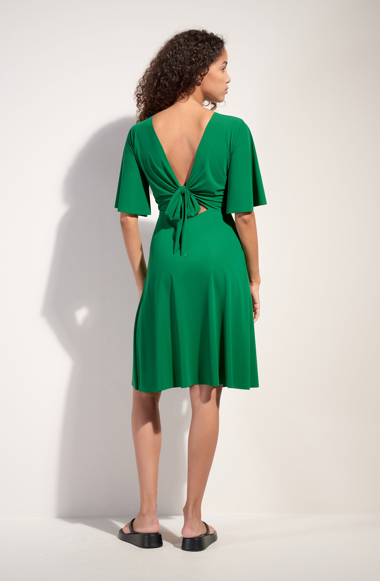 pain-de-sucre-natt-robe-courte-en-voile-extensible-manches-papillon-r-versible-j image 6