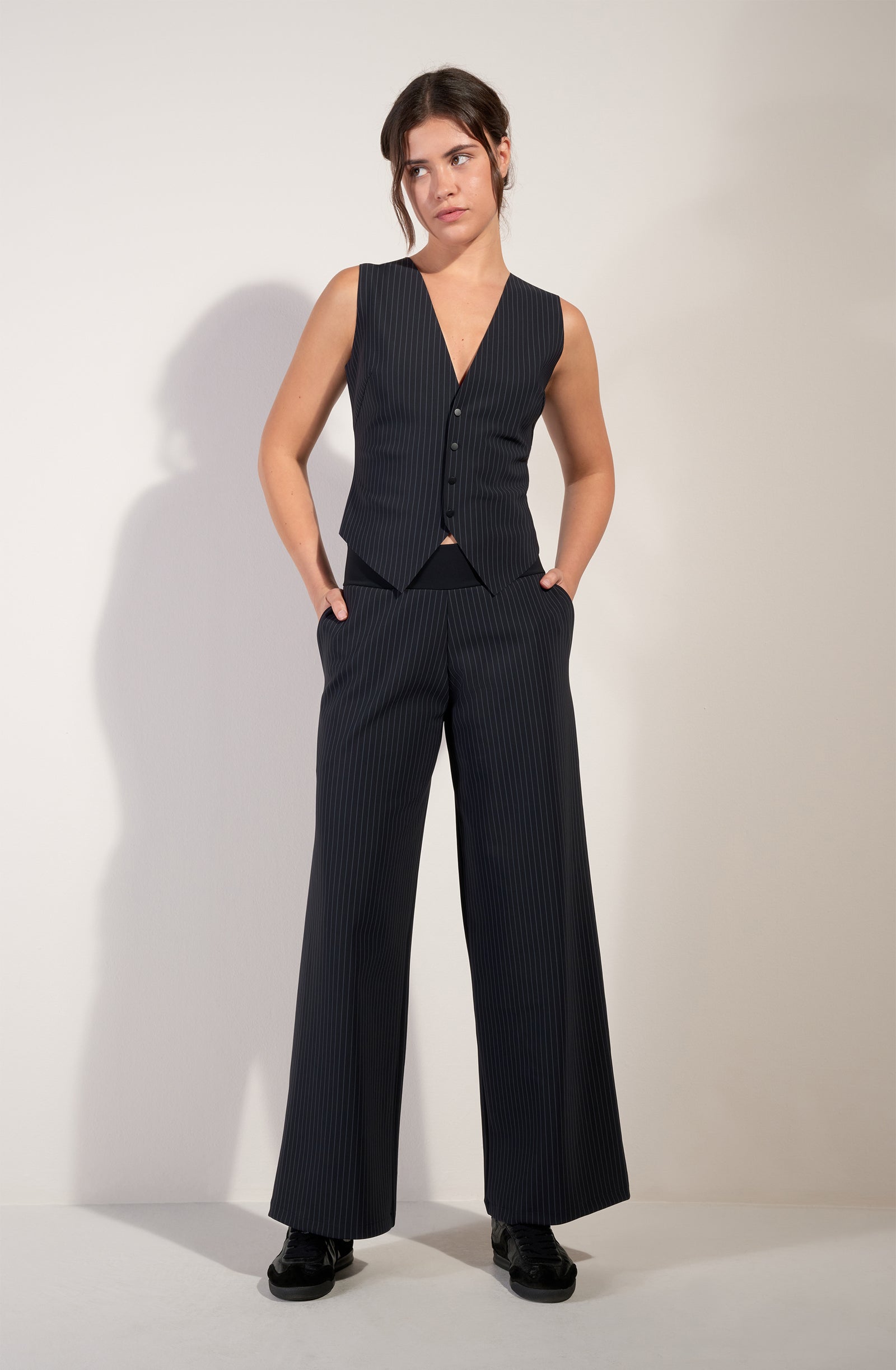 pain-de-sucre-gabie-gilet-cintr-en-bonded-noir-ray-boutons-amovibles image 3
