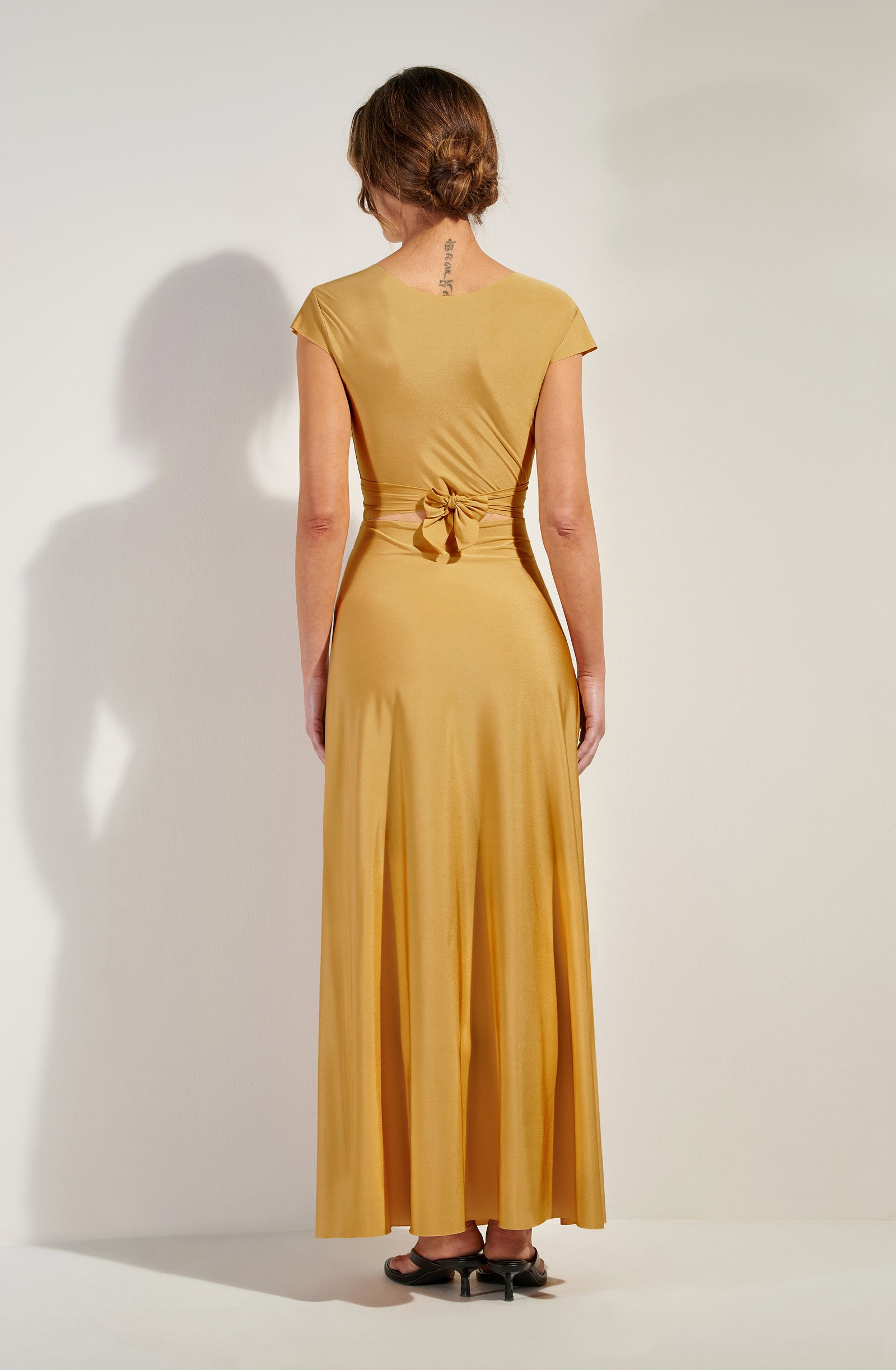 pain-de-sucre-lil-robe-longue-fluide-multipositions-manches-courtes-gold image 2