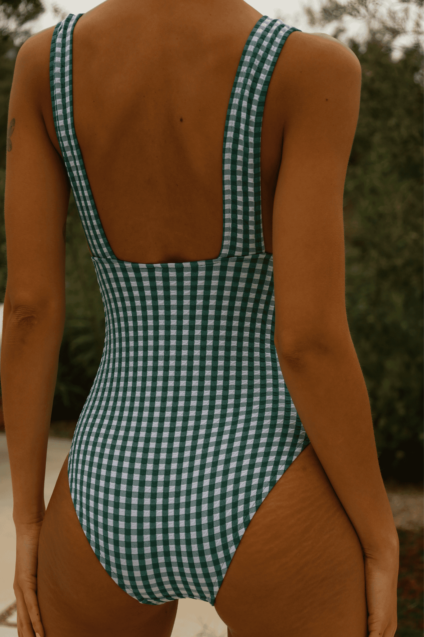 anja-paris-le-plongeant-maillot-de-bain-une-pi-ce-vichy-vert image 7