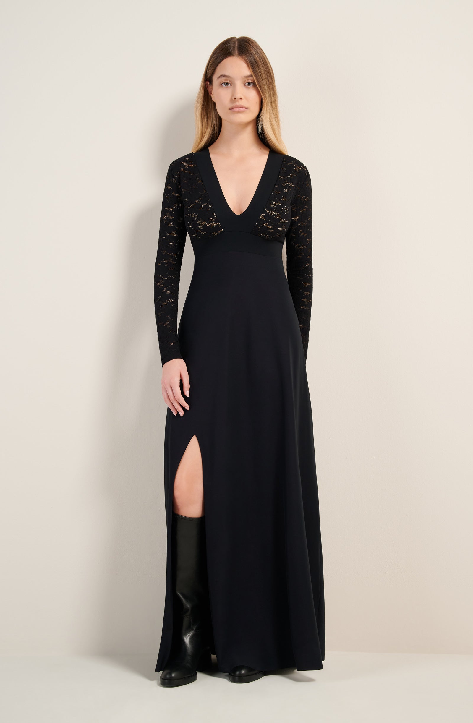 pain-de-sucre-vanao-robe-longue-dentelle-noire image 6