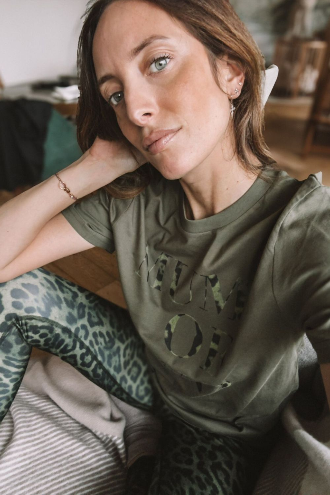 luz-collections-tee-shirt-mum-of-t-shirt-coton-bio-coupe-ample-kaki-et-noir-mess image 2