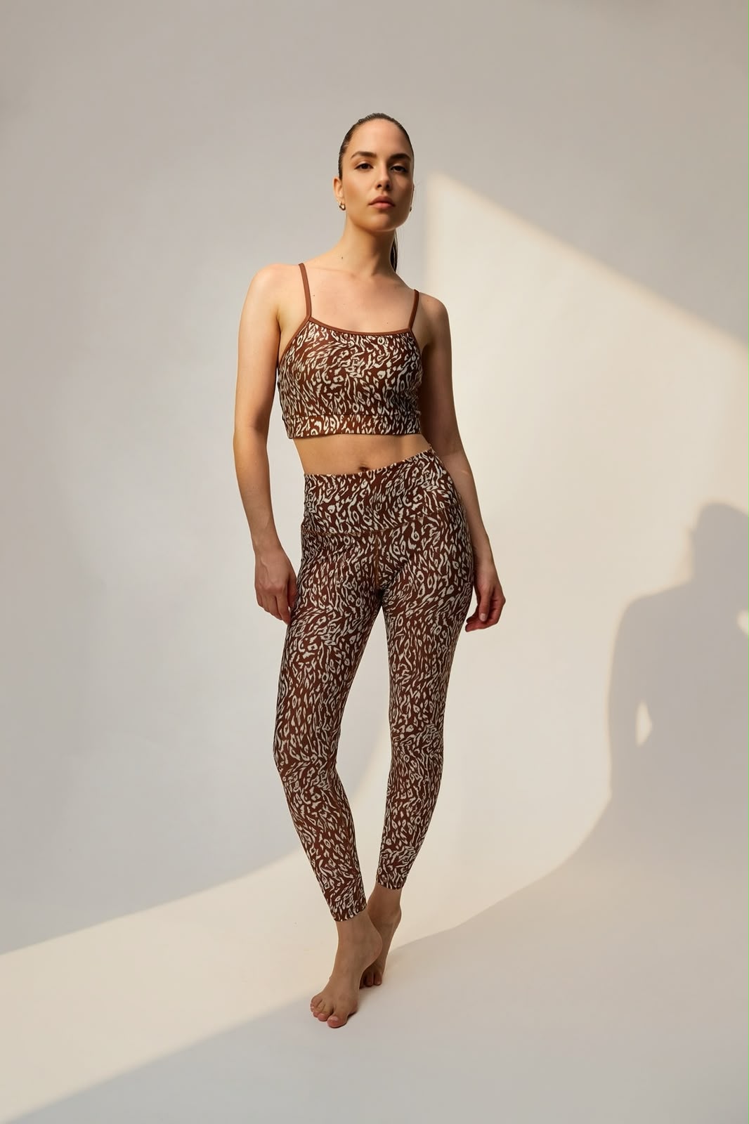 luz-collections-legging-vanille-7-8-chakra-daim-camel-taille-mi-haute-gainant image 4