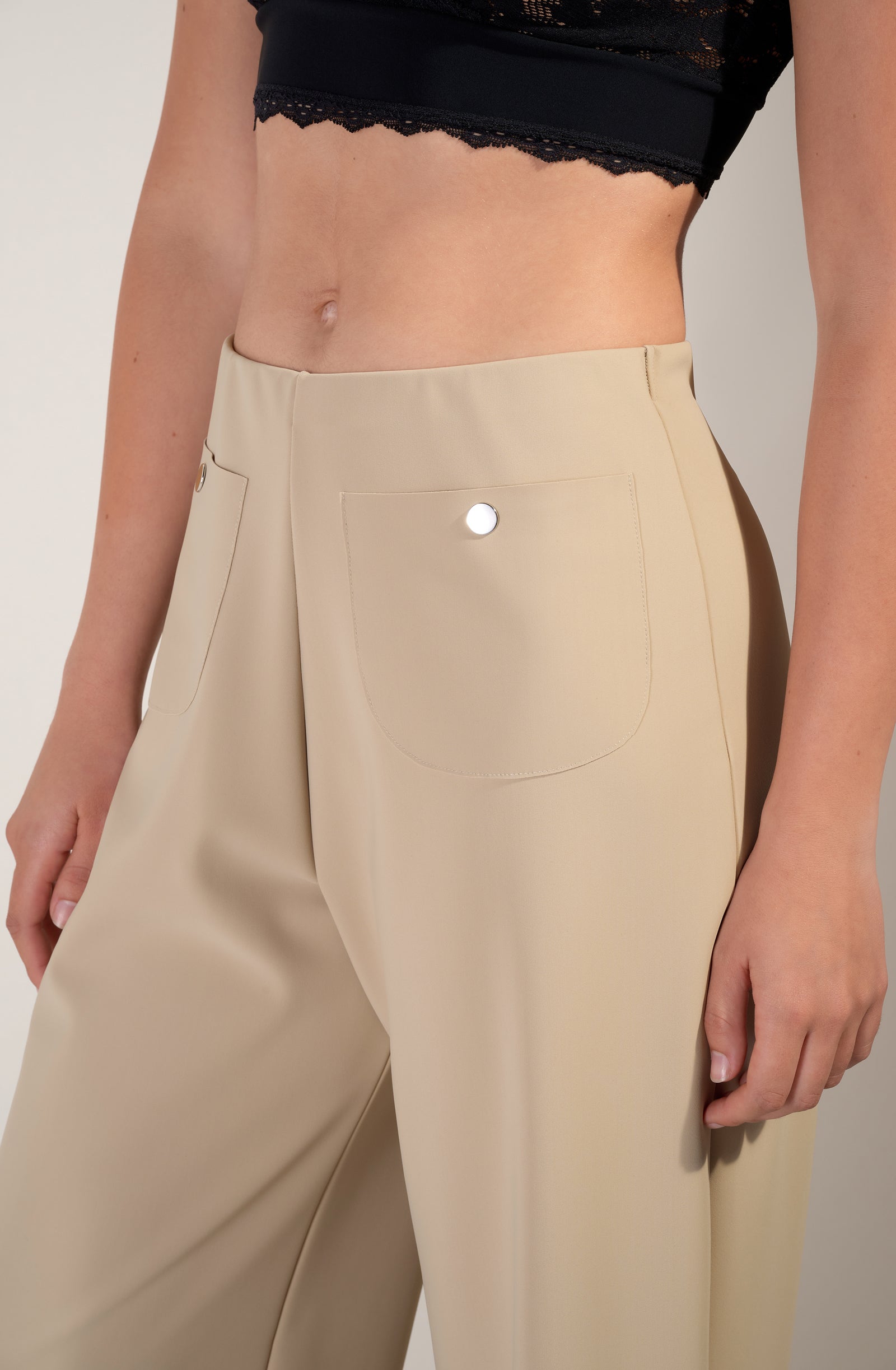 pain-de-sucre-fionha-pantalon-large-taille-haute-sable image 4