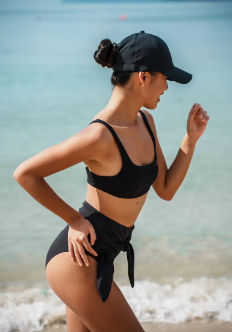 luz-collections-haut-deux-pi-ces-eve-haut-de-bikini-noir-coupe-brassi-re-sans-ar image 1