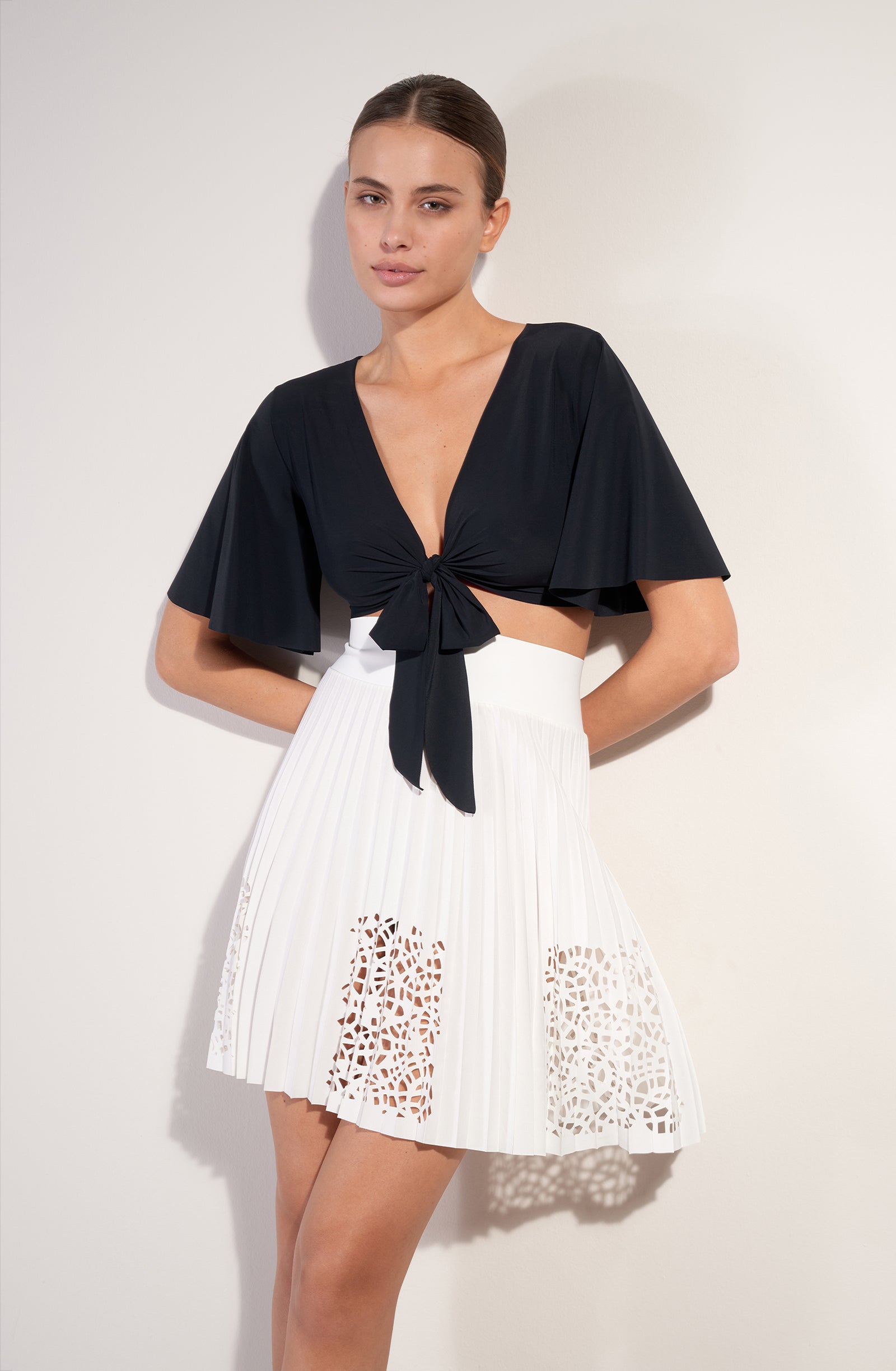 pain-de-sucre-tainy-crop-top-voile-extensible-multipositions-noir image 1