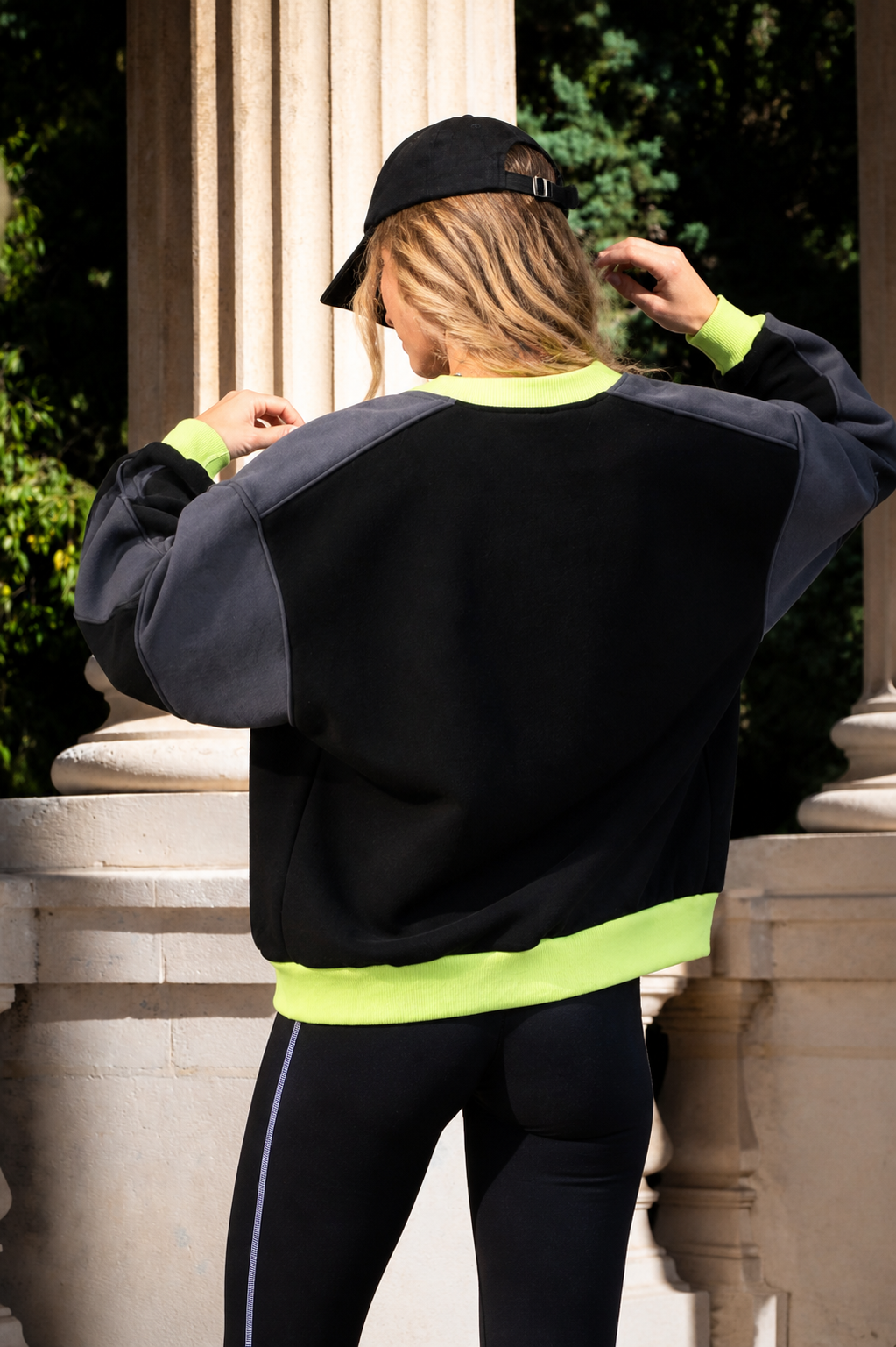 luz-collections-vahena-bomber-oversize-noir-gris-anis image 2