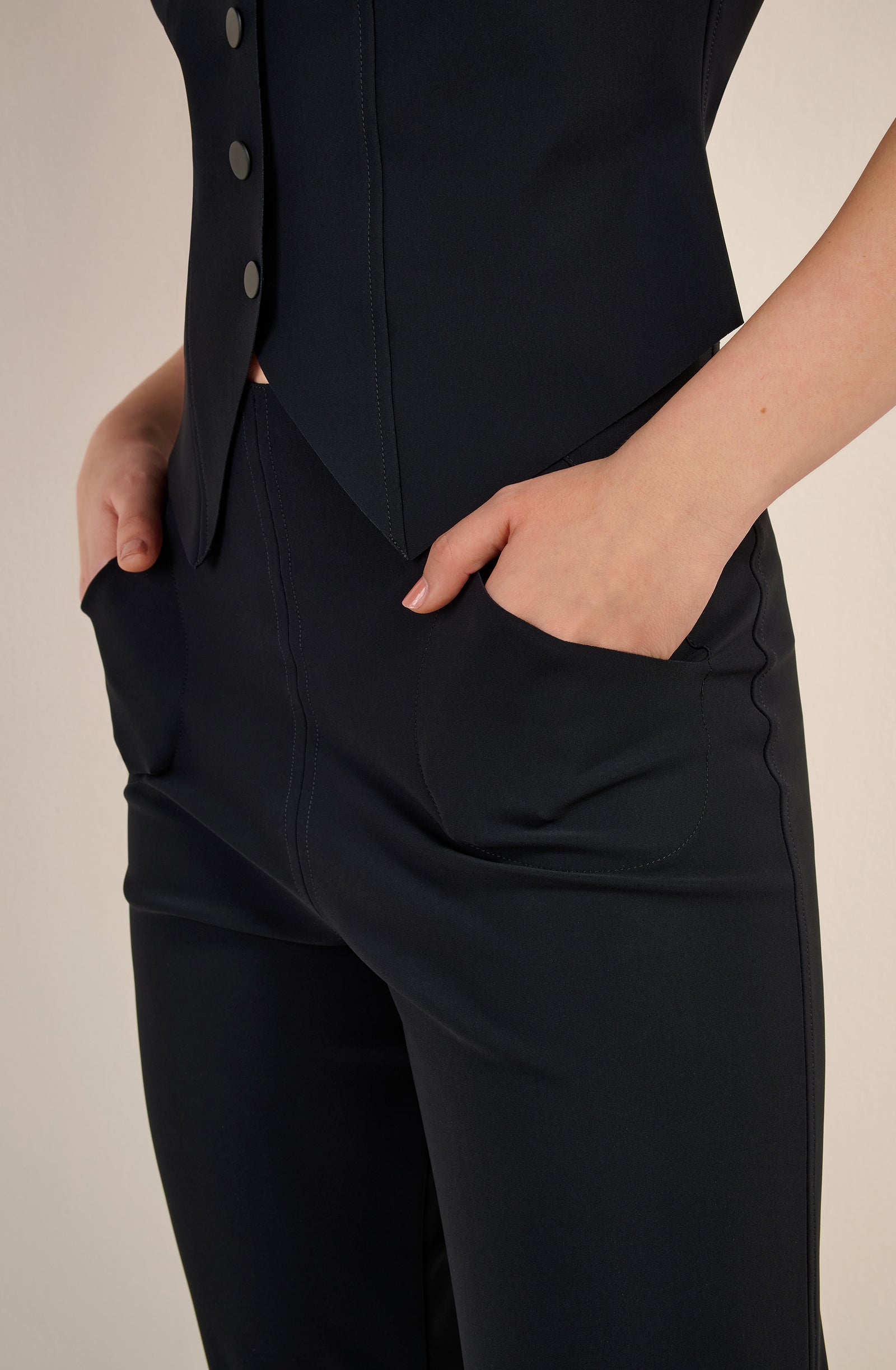 pain-de-sucre-pippo-pantalon-cigarette-taille-haute-noir image 4
