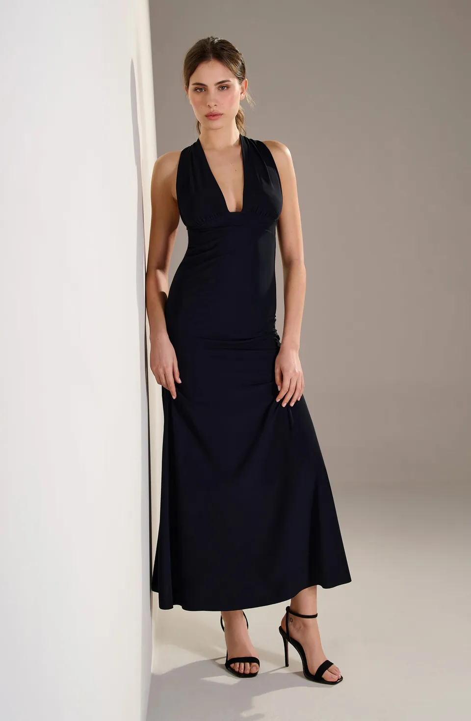 pain-de-sucre-reena-robe-longue-beachwear-noire image 1