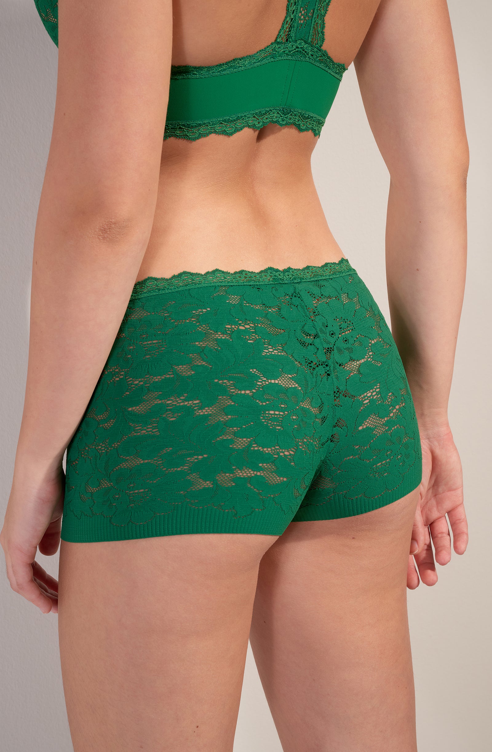 pain-de-sucre-bobby-shorty-taille-haute-dentelle-fran-aise-jade image 4