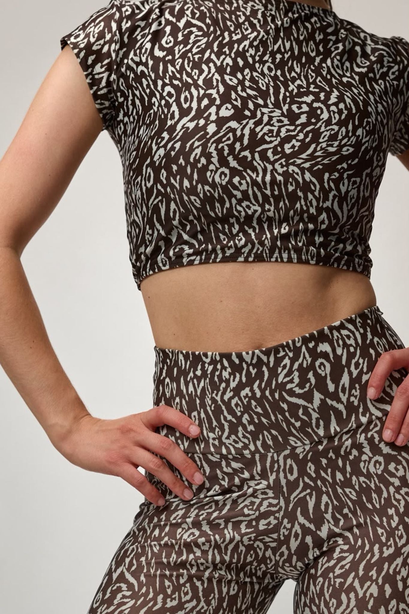 luz-collections-camille-crop-top-chakra-daim-chocolat-maintien-interm-diaire image 2