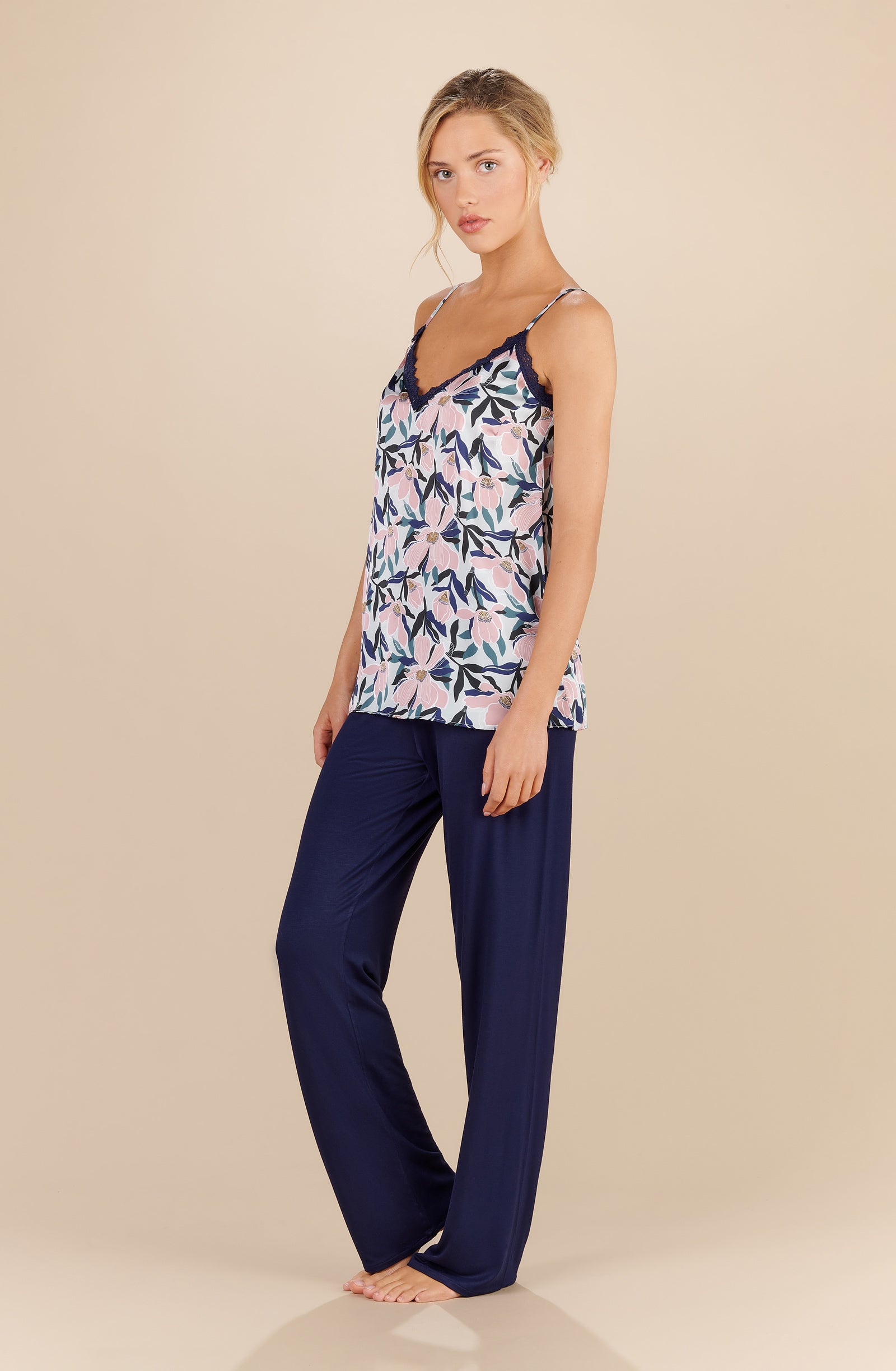 pain-de-sucre-elfy-caraco-imprim-fleuri-magnolia-en-satin-dentelle-bleu image 3