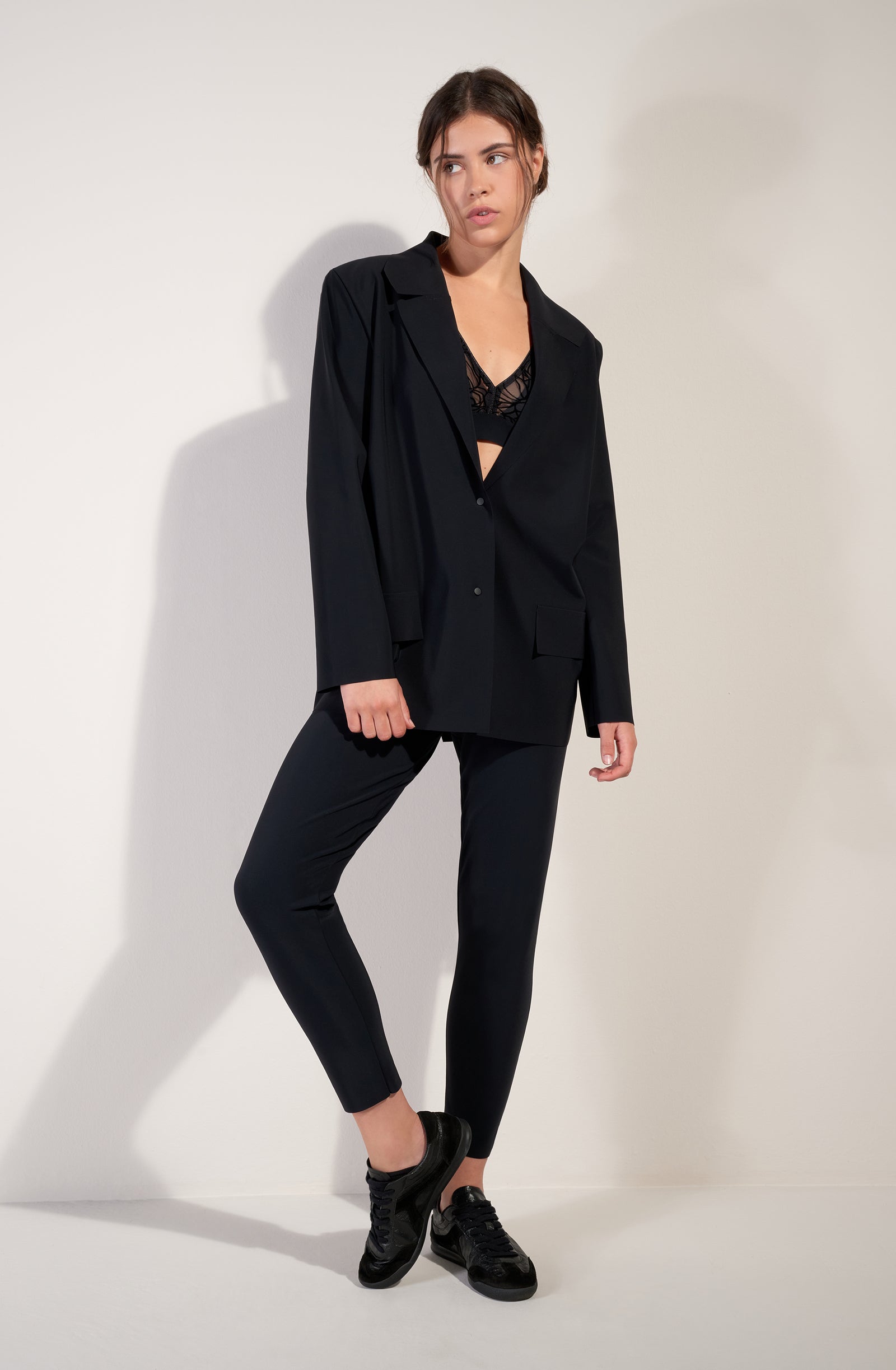 pain-de-sucre-blake-blazer-oversize-en-bonded-noir-paulettes-int-gr-es image 3