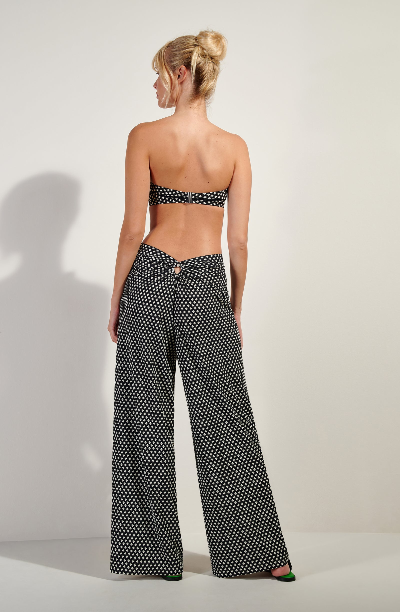 pain-de-sucre-pina-pantalon-ample-beachwear-imprim-liberty-noir-et-blanc image 5