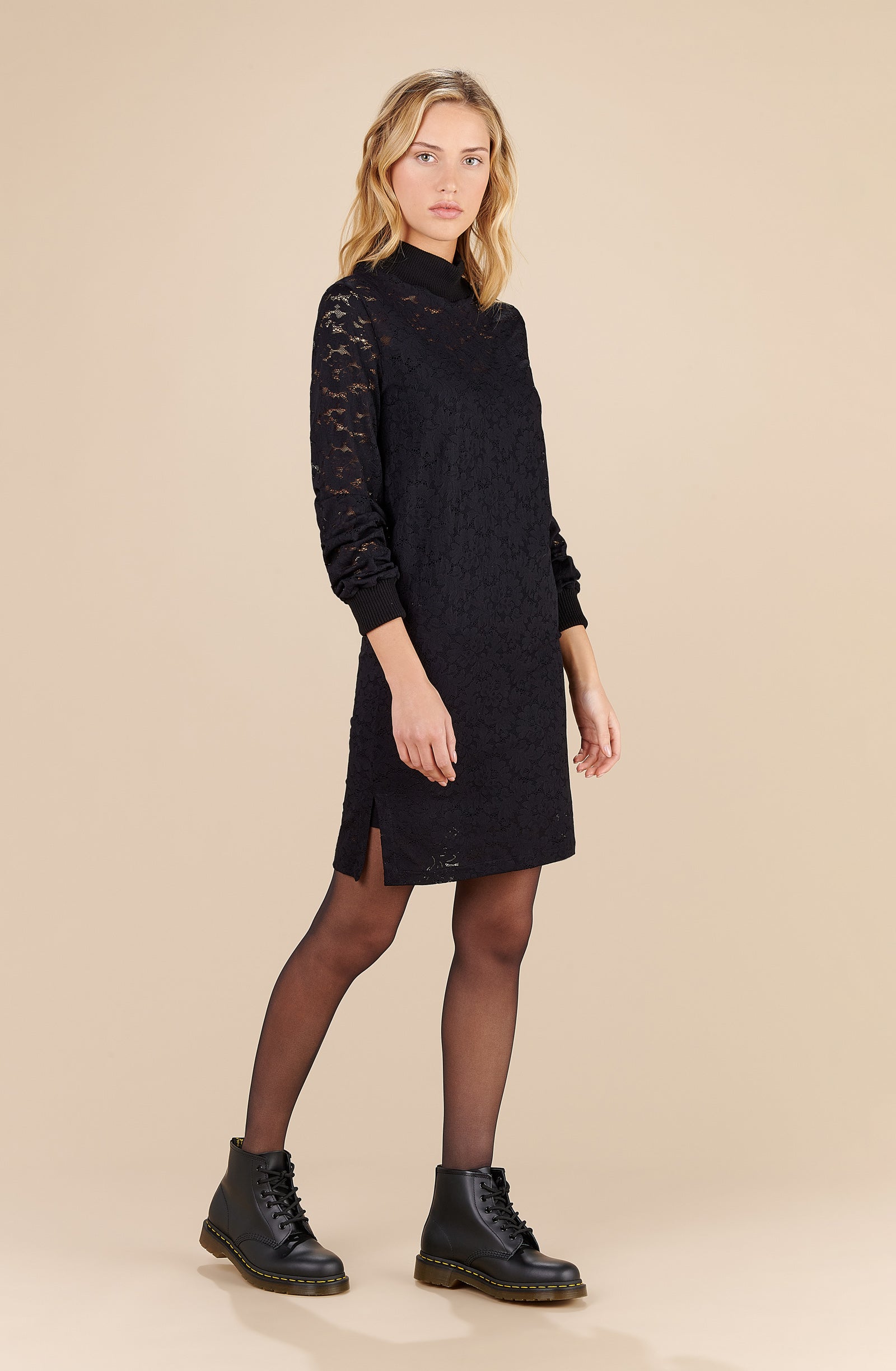 pain-de-sucre-rajae-robe-droite-en-dentelle-fran-aise-noire-col-roul image 3