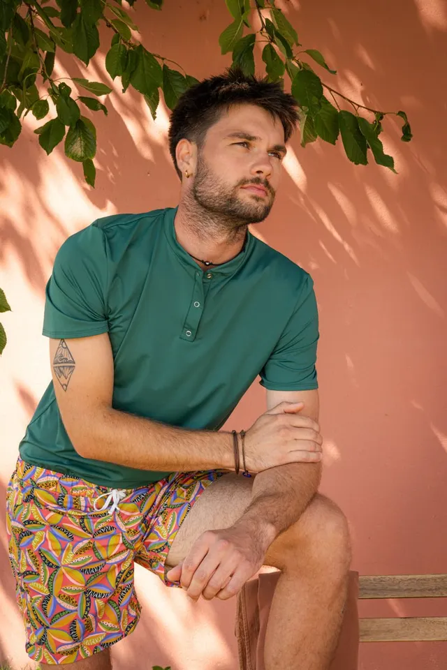 les-ultraviolettes-hawa-tee-shirt-anti-uv-homme-vert-pin image 1