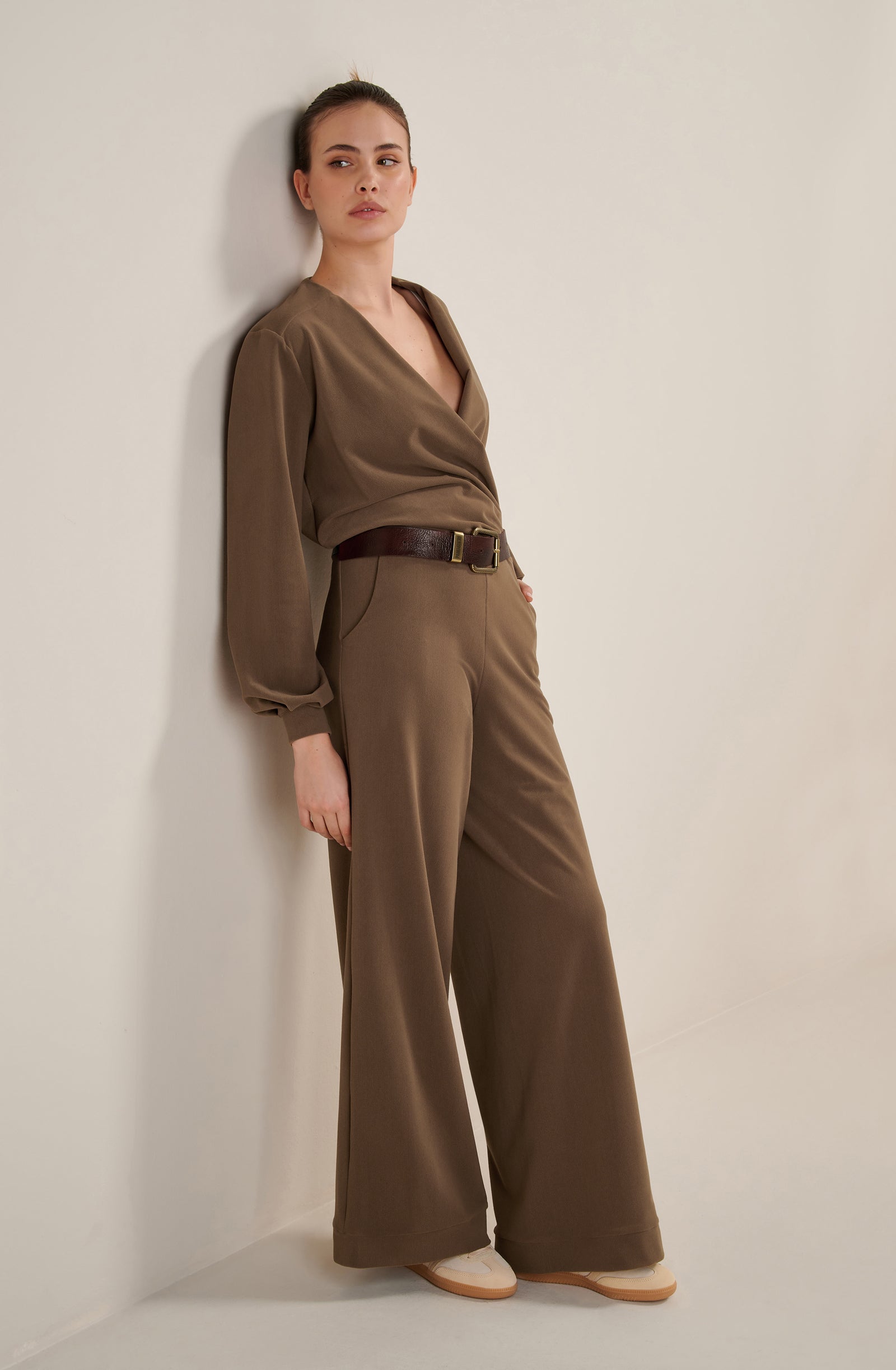 pain-de-sucre-carmel-ceinture-en-cuir-de-veau-grain-marron image 4