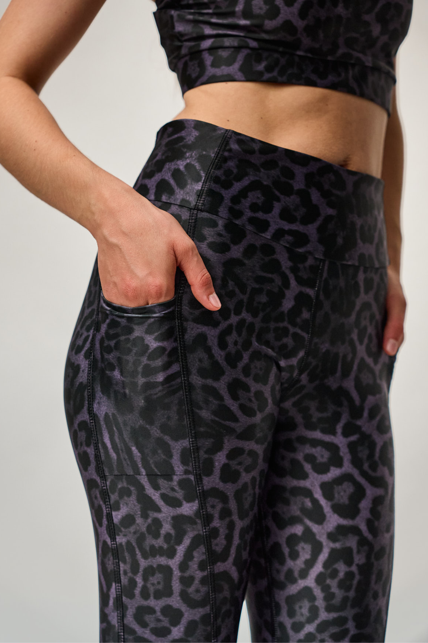luz-collections-legging-lou-panth-re-violet-legging-7-8-taille-gainante-avec-poc image 1