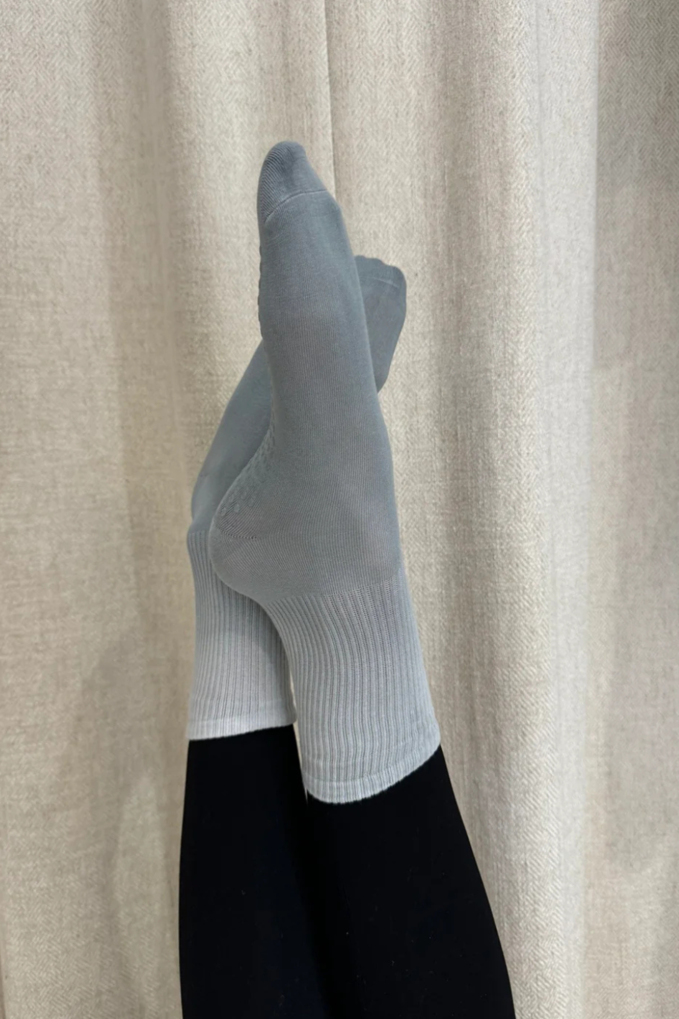 luz-collections-chaussettes-d-grad-es-grises image 2