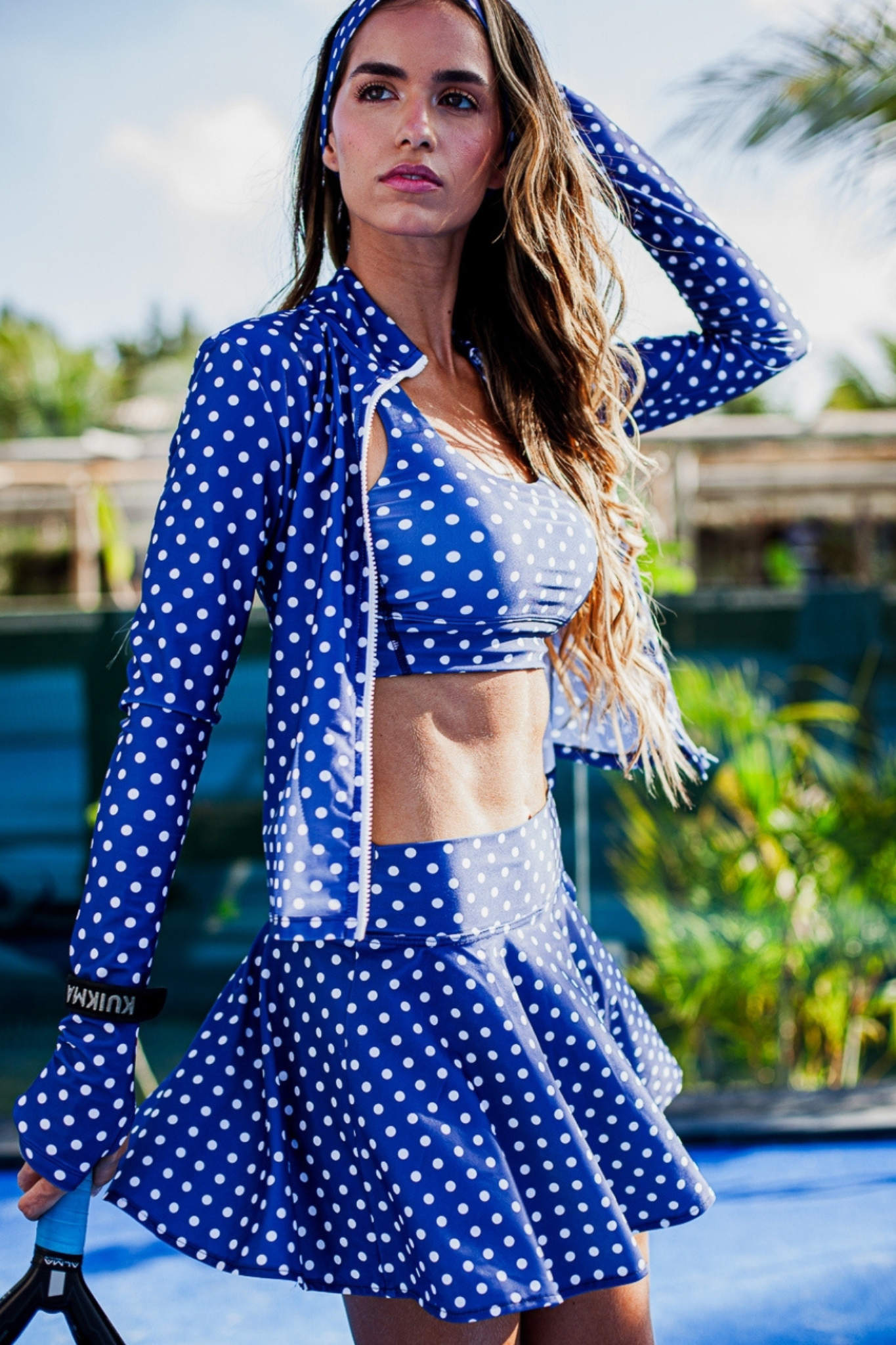 luz-collections-veste-selena-veste-de-tennis-bleue-pois-blancs-upf-50 image 2