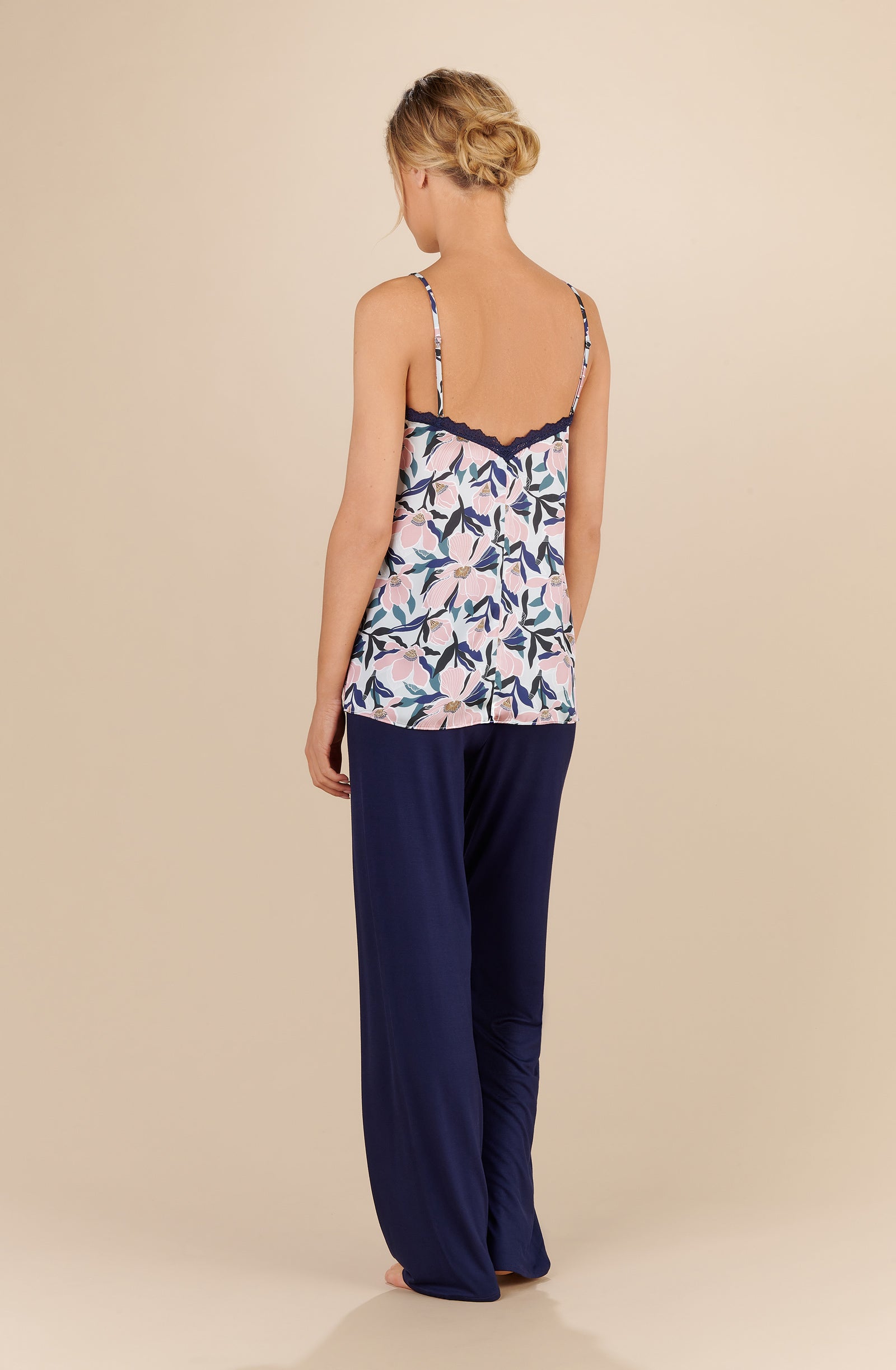 pain-de-sucre-elfy-caraco-imprim-fleuri-magnolia-en-satin-dentelle-bleu image 2