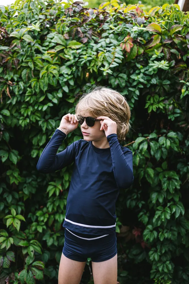 les-ultraviolettes-pirate-tee-shirt-anti-uv-enfant-manches-longues-bleu-marine-e image 1
