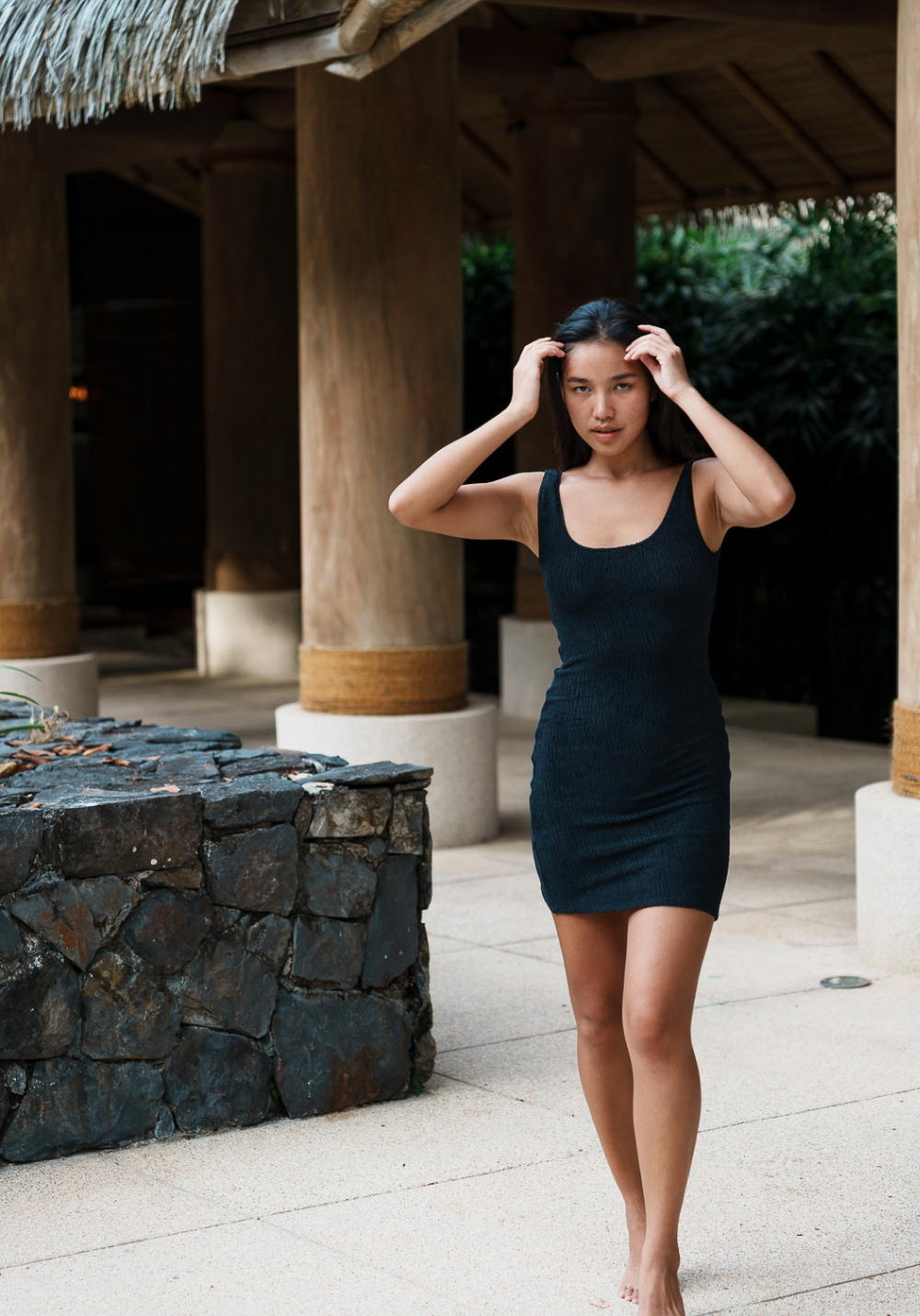 luz-collections-robe-d-t-textur-e-celica-noire-bretelles-fines image 3