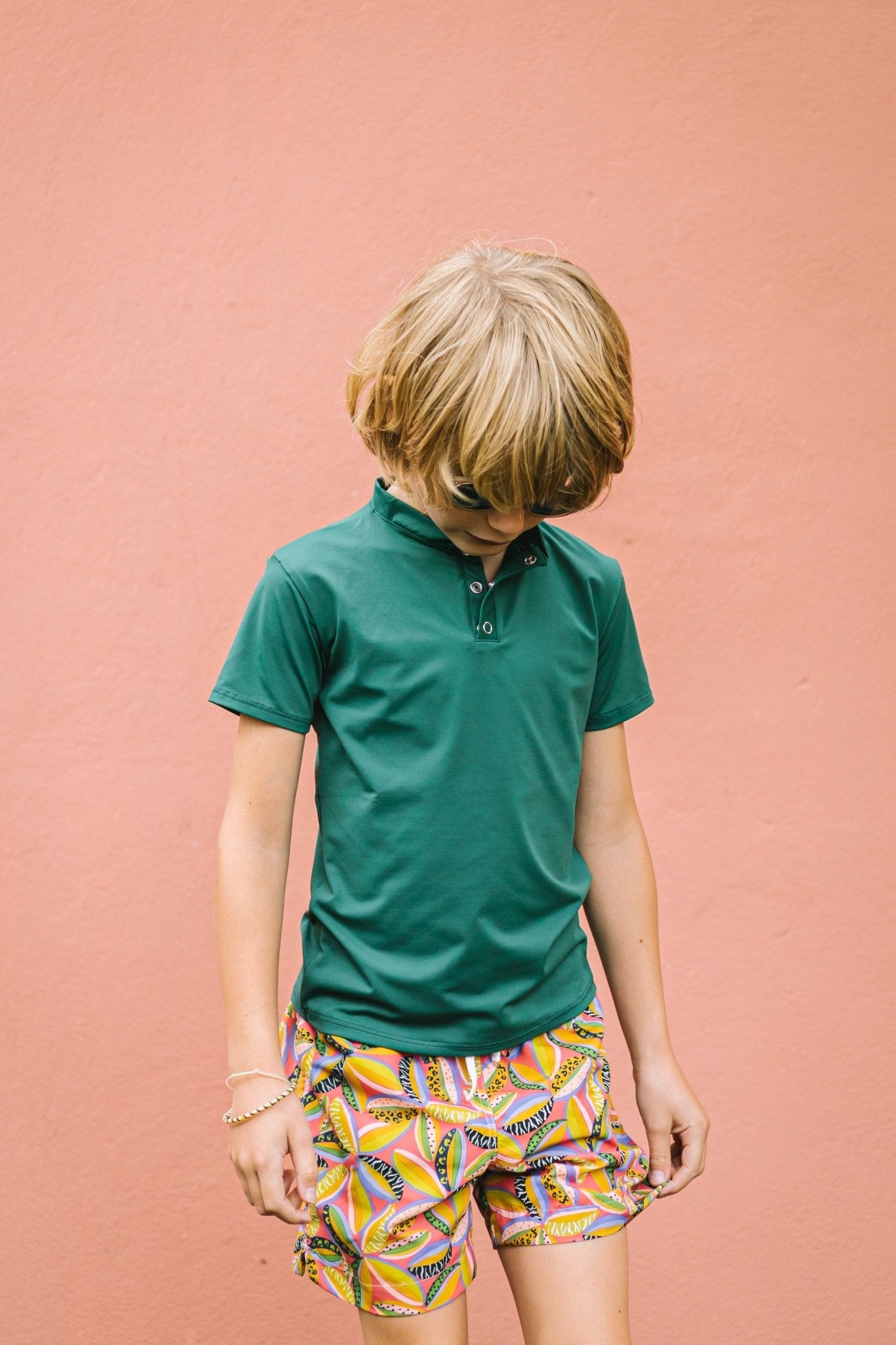 les-ultraviolettes-mini-hawa-tee-shirt-anti-uv-enfant-manches-courtes-vert-pin-2 image 2