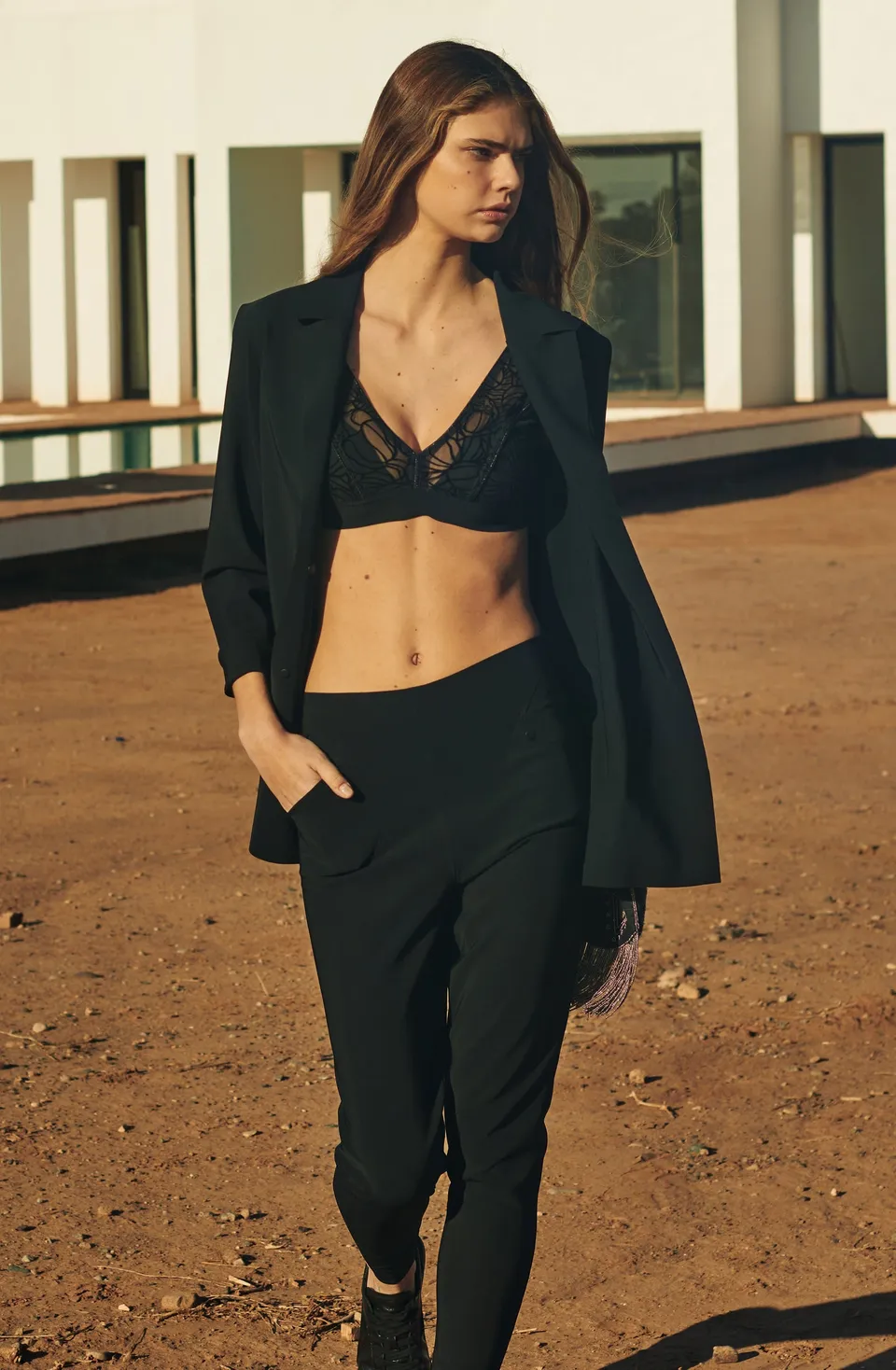 pain-de-sucre-blake-blazer-oversize-en-bonded-noir-paulettes-int-gr-es image 1