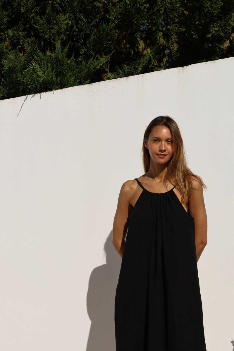 anja-paris-la-robe-noir-gaze-de-coton image 4