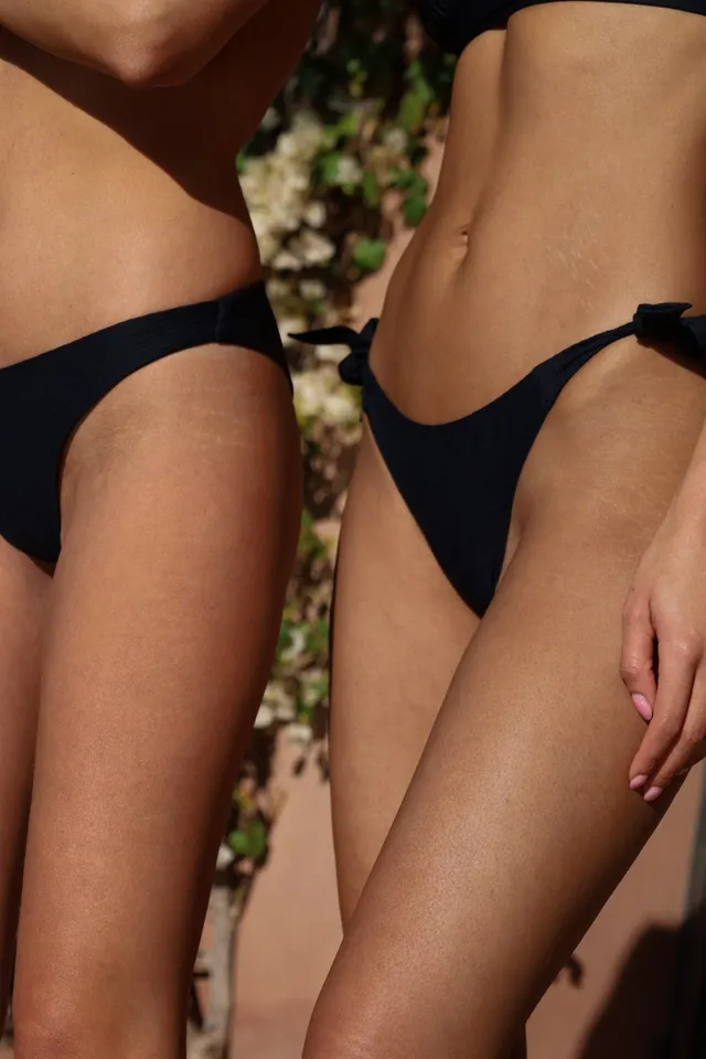 anja-paris-la-magnifique-noir-culotte-noeuds image 1