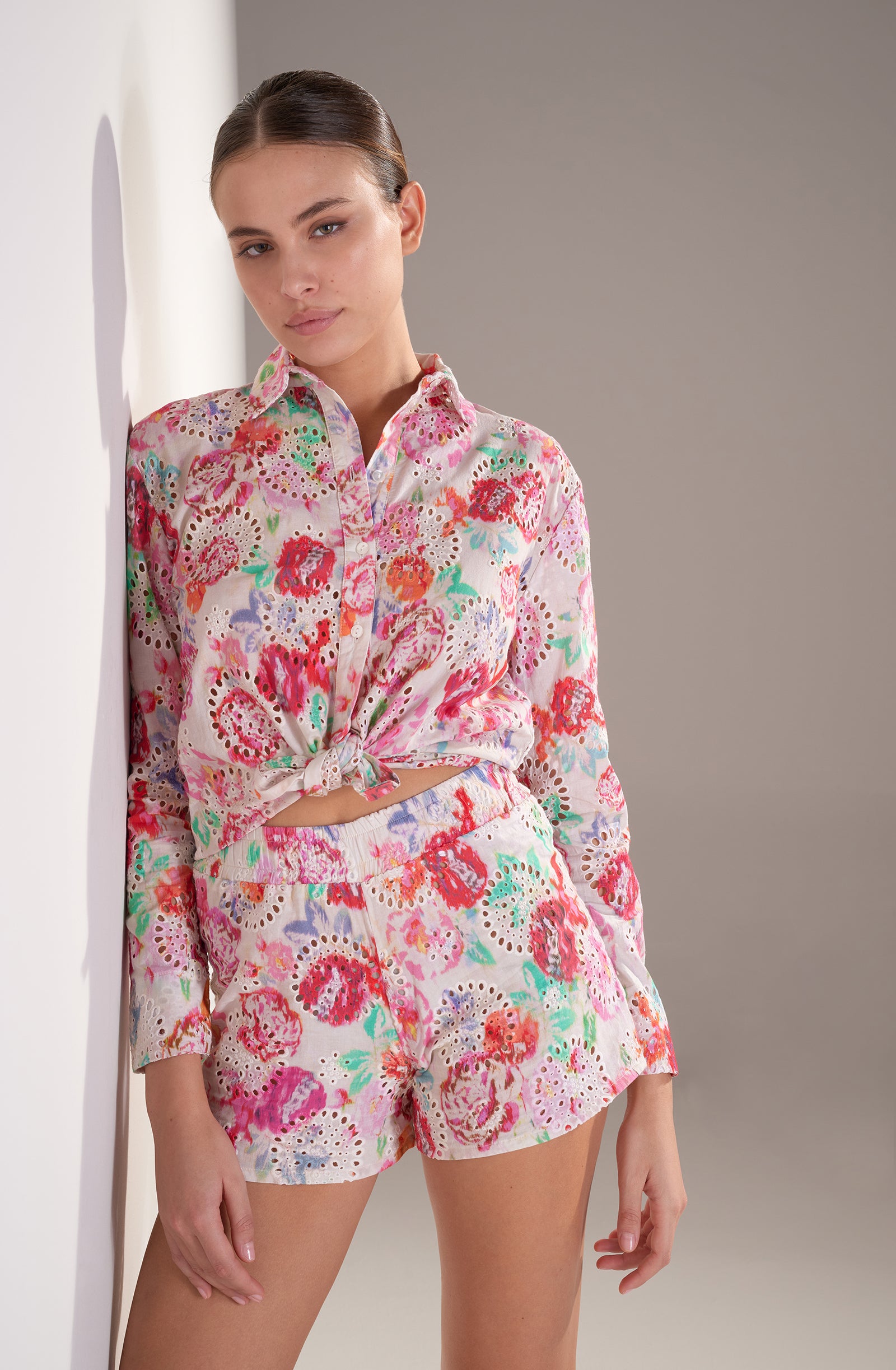 pain-de-sucre-shuna-garden-short-ample-en-coton-broderie-anglaise-imprim-fleurs image 5