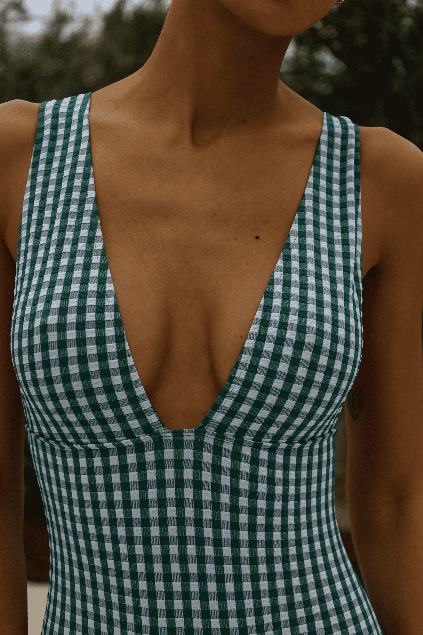 anja-paris-le-plongeant-maillot-de-bain-une-pi-ce-vichy-vert image 6
