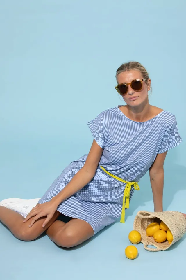 les-ultraviolettes-guincho-summer-in-biarritz-robe-de-plage-anti-uv-femme-fluide image 1