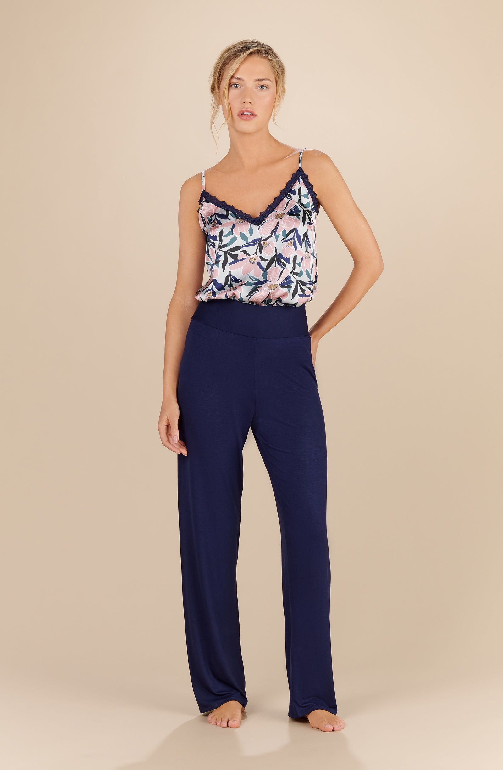 pain-de-sucre-elfy-caraco-imprim-fleuri-magnolia-en-satin-dentelle-bleu image 4