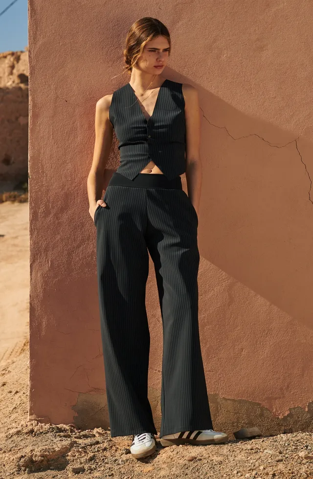 pain-de-sucre-peryne-noir-ray-pantalon-large-fluide-poches-et-ceinture-bonded image 1
