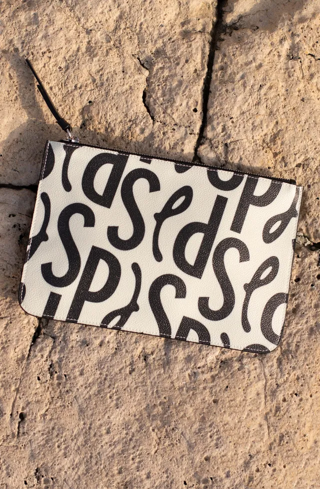 pain-de-sucre-jima-pochette-imprim-signature-fermeture-zipp-e-26-x-17-cm image 1