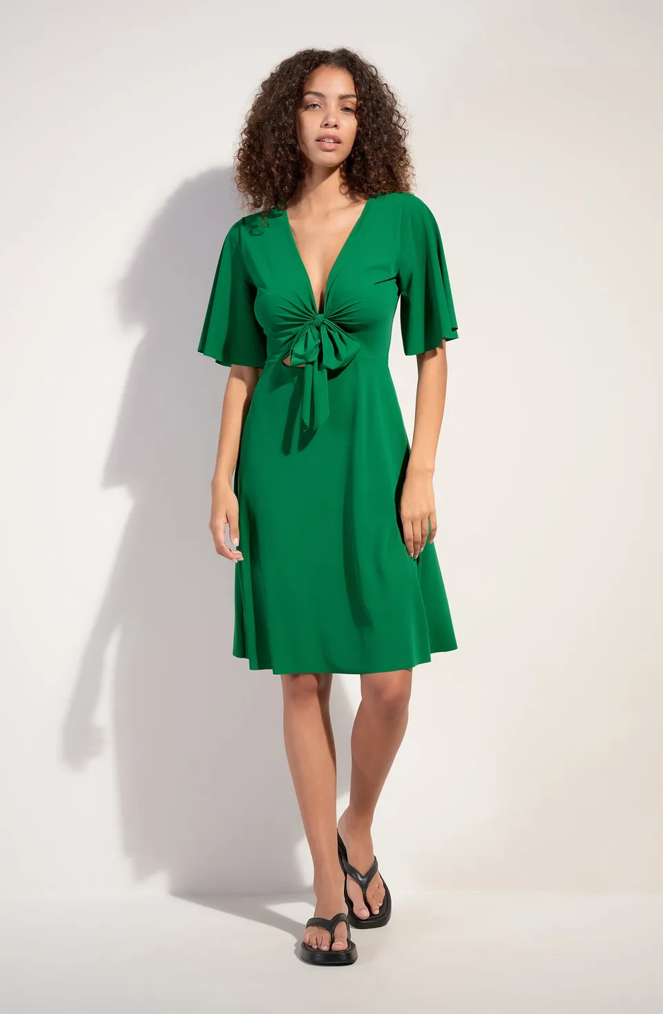 pain-de-sucre-natt-robe-courte-en-voile-extensible-manches-papillon-r-versible-j image 1