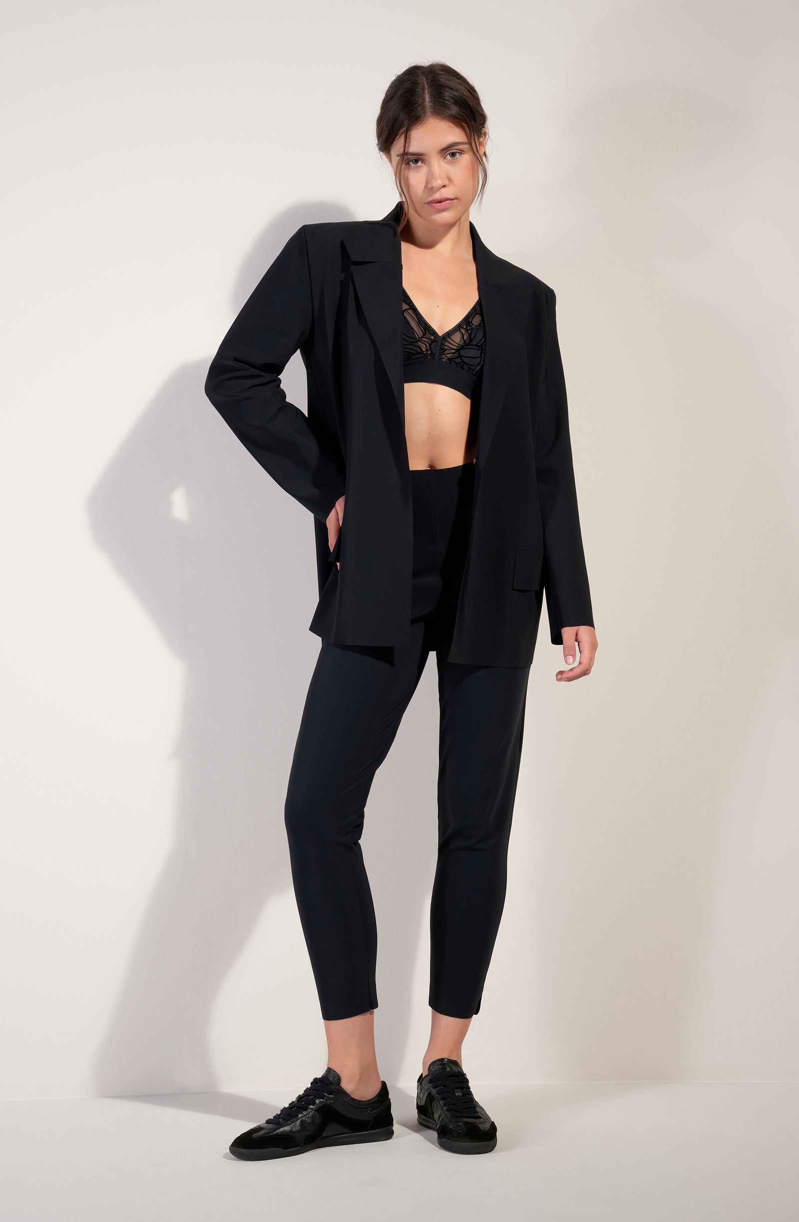 pain-de-sucre-blake-blazer-oversize-en-bonded-noir-paulettes-int-gr-es image 5