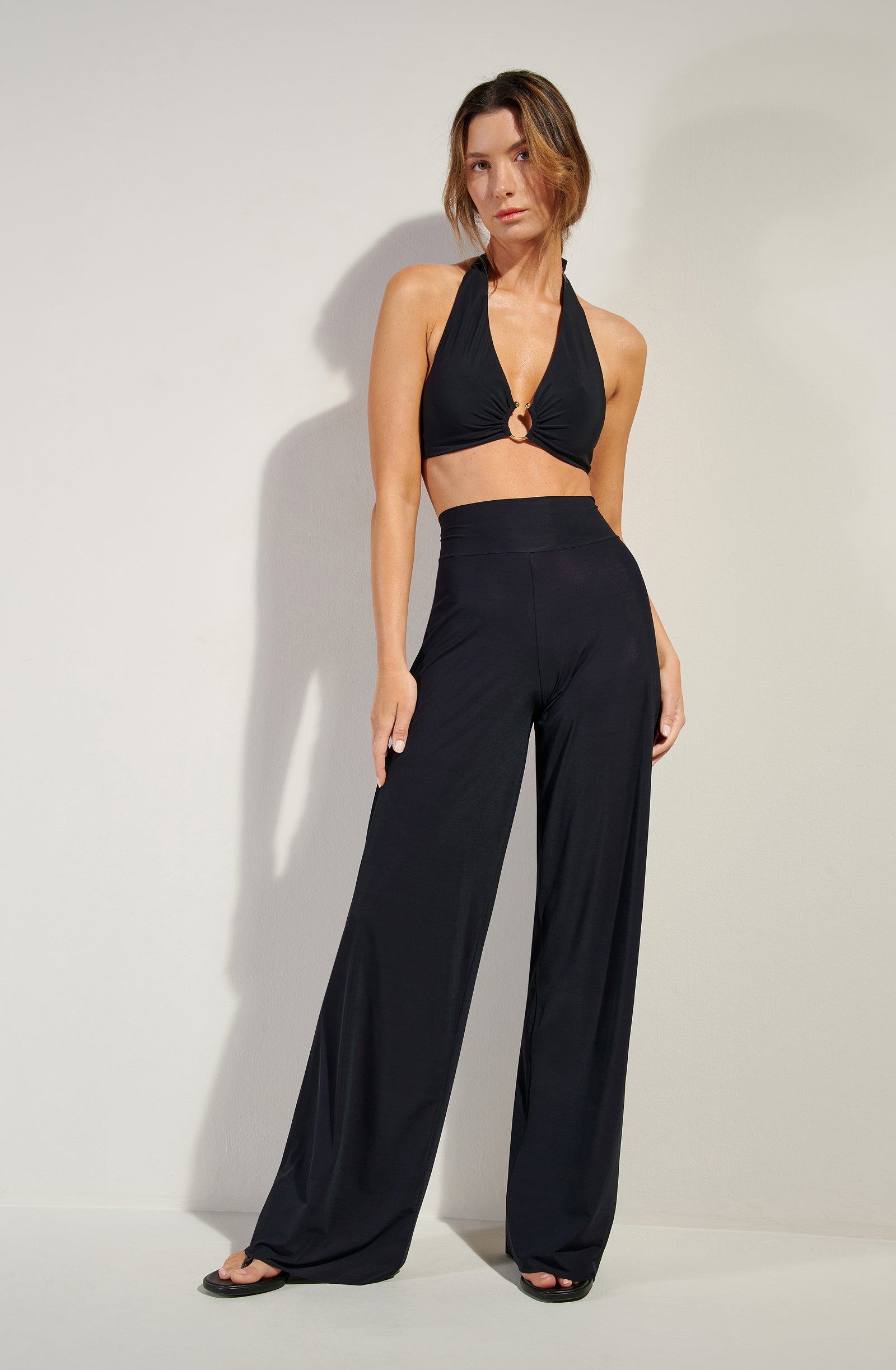 pain-de-sucre-annae-haut-de-maillot-triangle-noir-anneau-dor image 4
