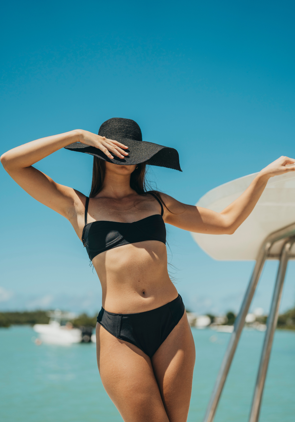 luz-collections-praiano-x-dolor-s-bas-de-maillot-tanga-coupe-br-silienne-noir-po image 2