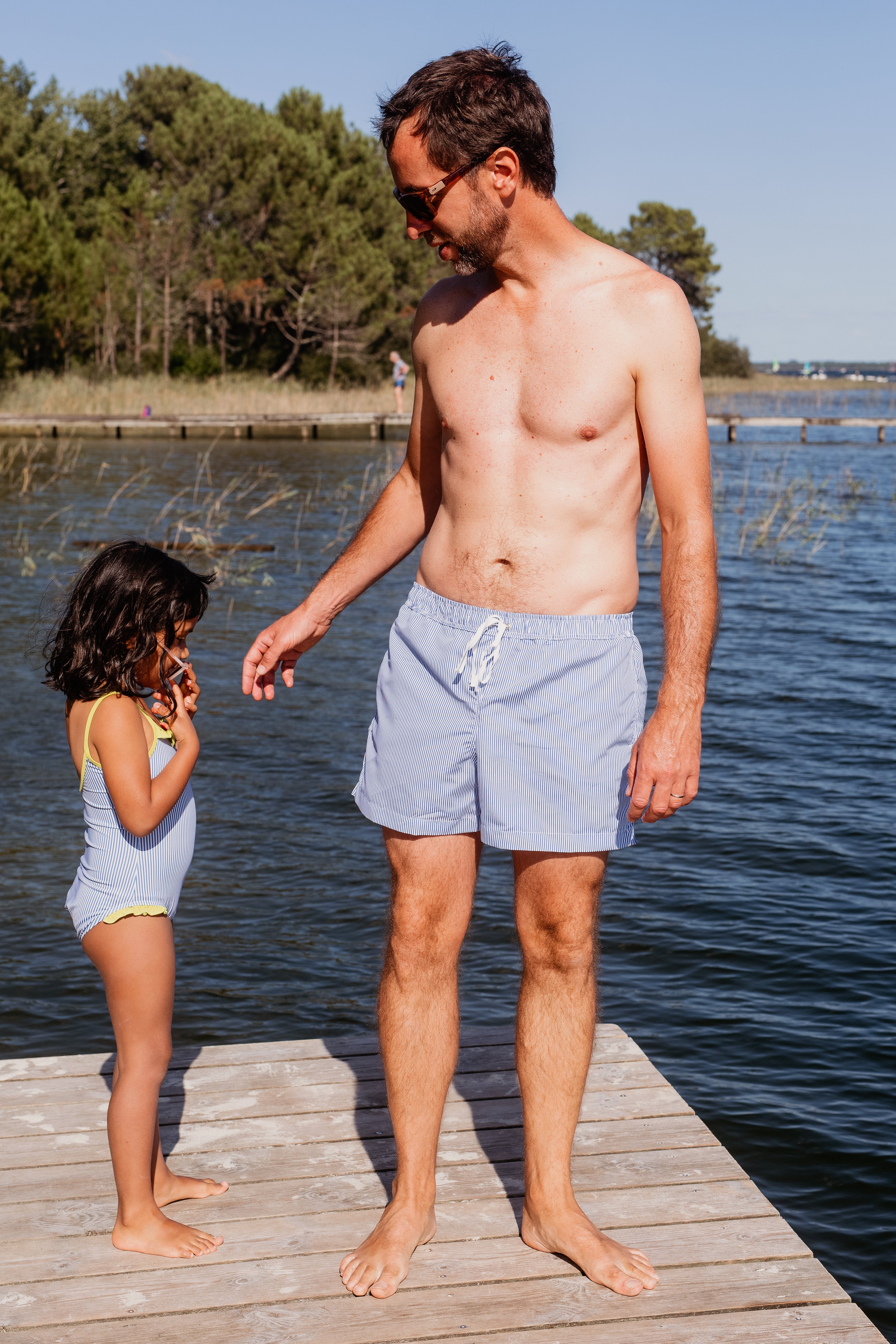 les-ultraviolettes-james-summer-in-biarritz-short-de-bain-homme-anti-uv-upf50-10 image 4