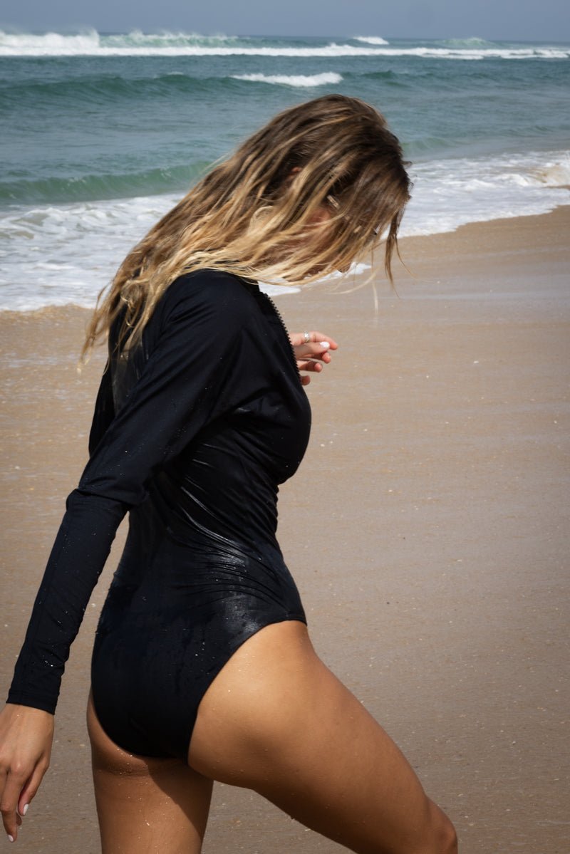 les-ultraviolettes-milos-noir-maillot-une-pi-ce-anti-uv-manches-longues-femme image 3