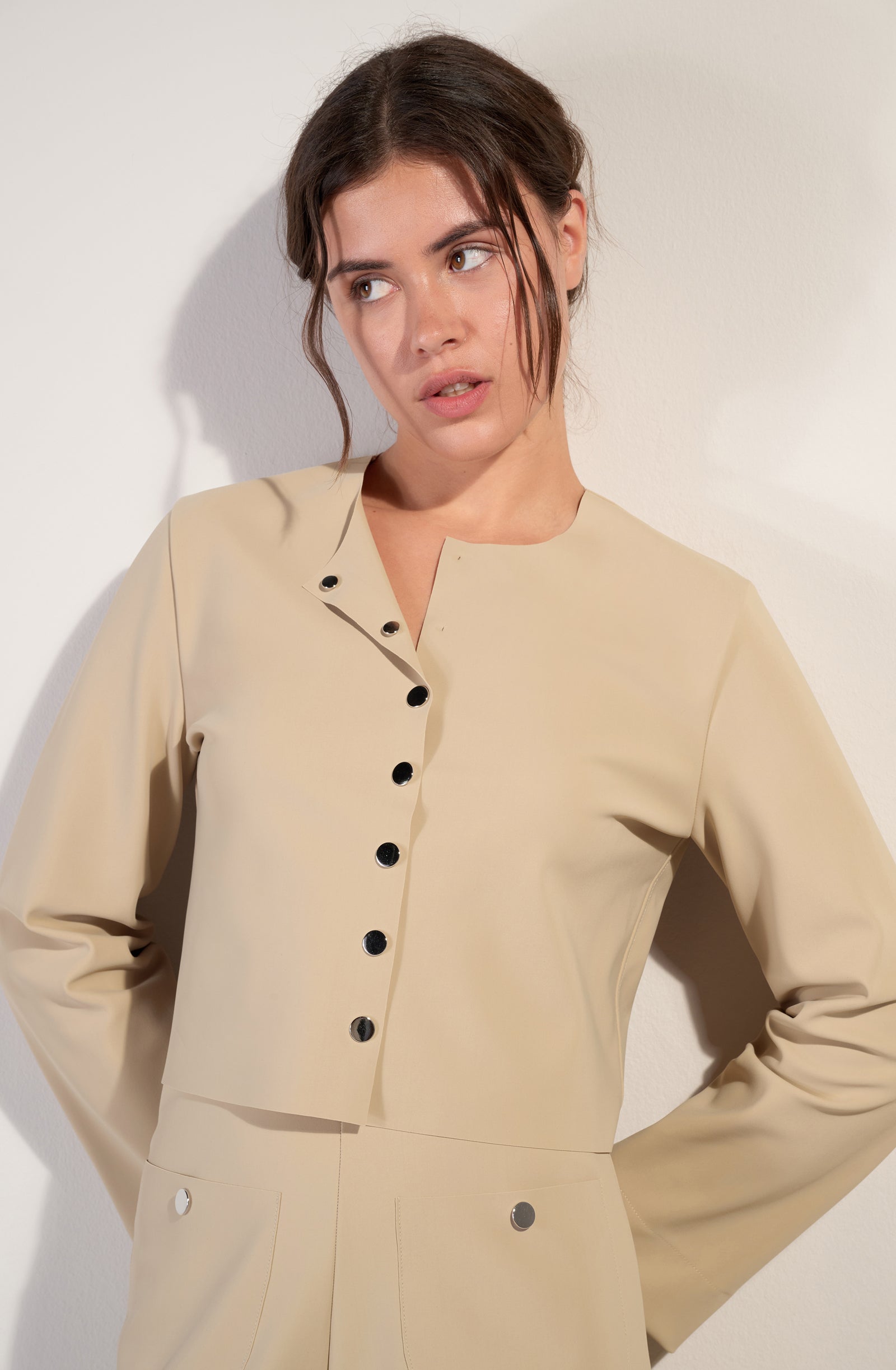 pain-de-sucre-dao-veste-courte-spencer-manches-longues-boutons-asym-triques-arge image 4