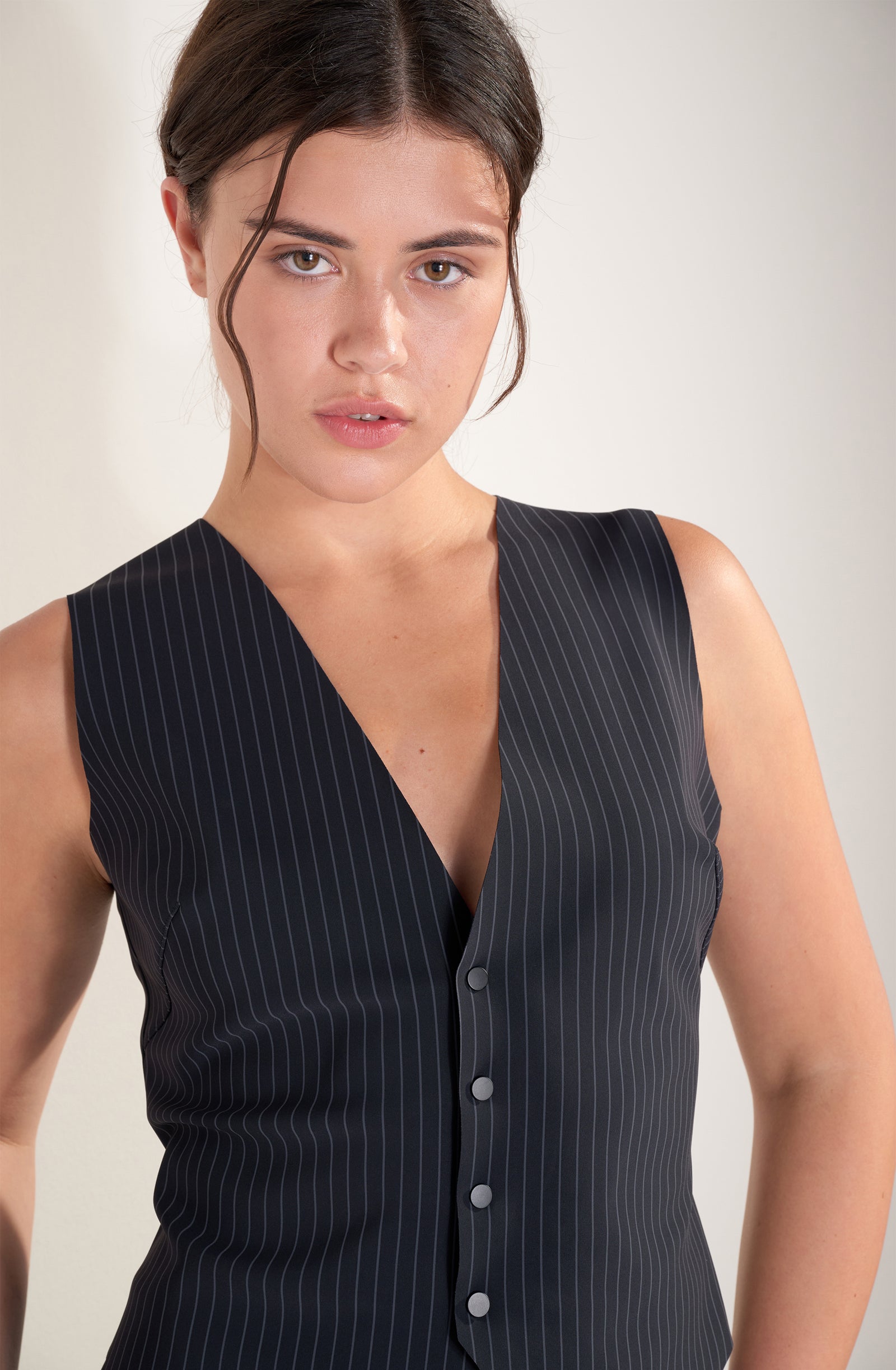 pain-de-sucre-gabie-gilet-cintr-en-bonded-noir-ray-boutons-amovibles image 6