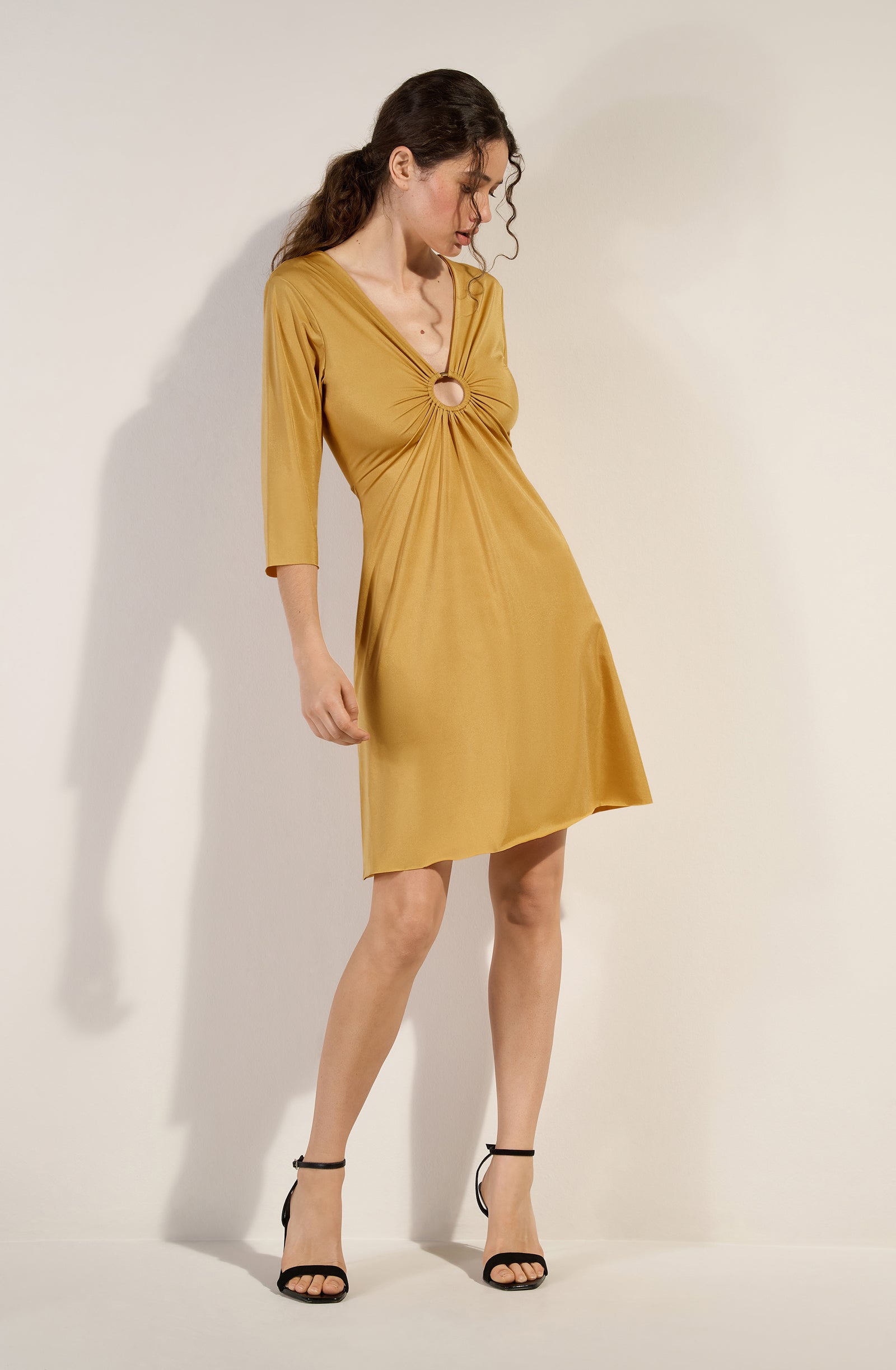 pain-de-sucre-milie-robe-courte-gold image 1