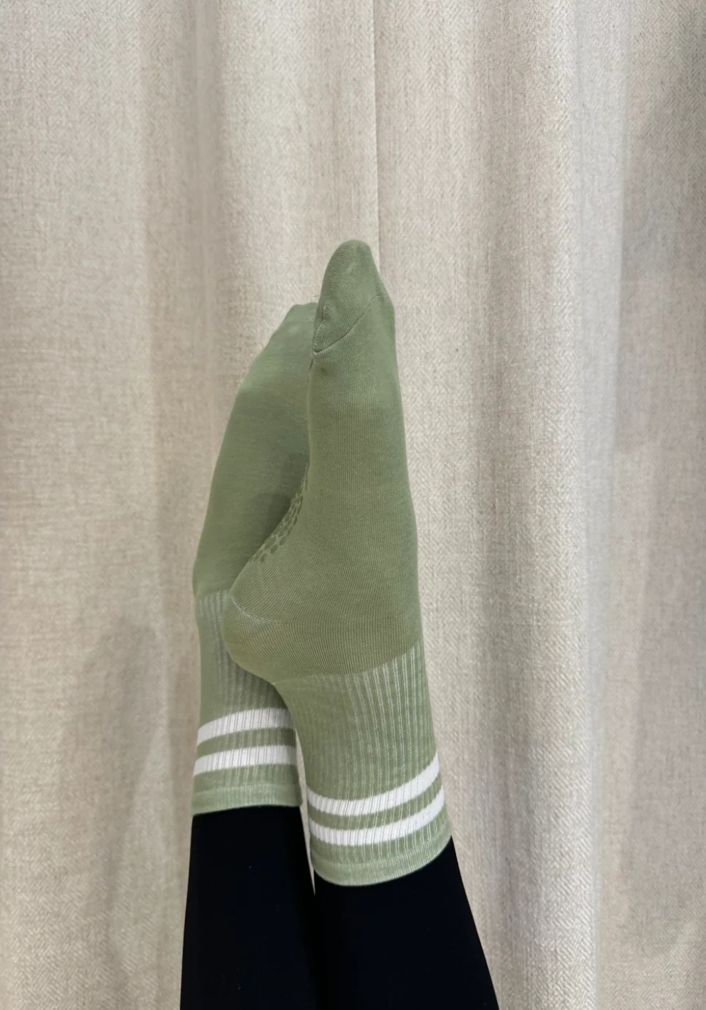 luz-collections-chaussettes-anti-d-rapantes-hautes-vertes-pomme image 2