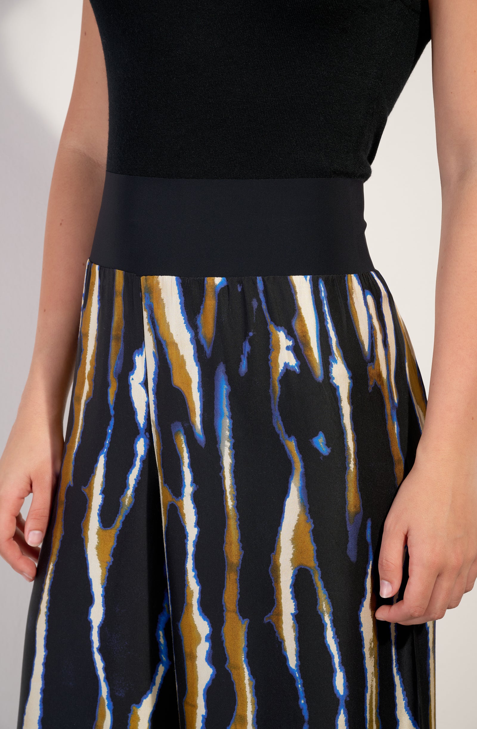 pain-de-sucre-balie-pantalon-fluide-taille-haute-tie-and-dye image 6