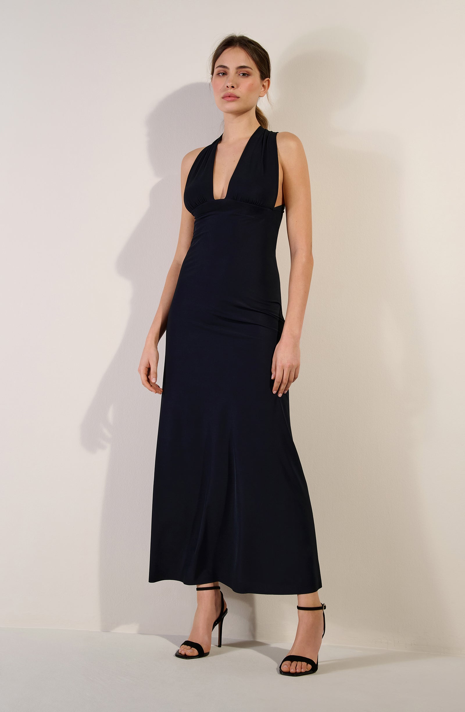 pain-de-sucre-reena-robe-longue-beachwear-noire image 3