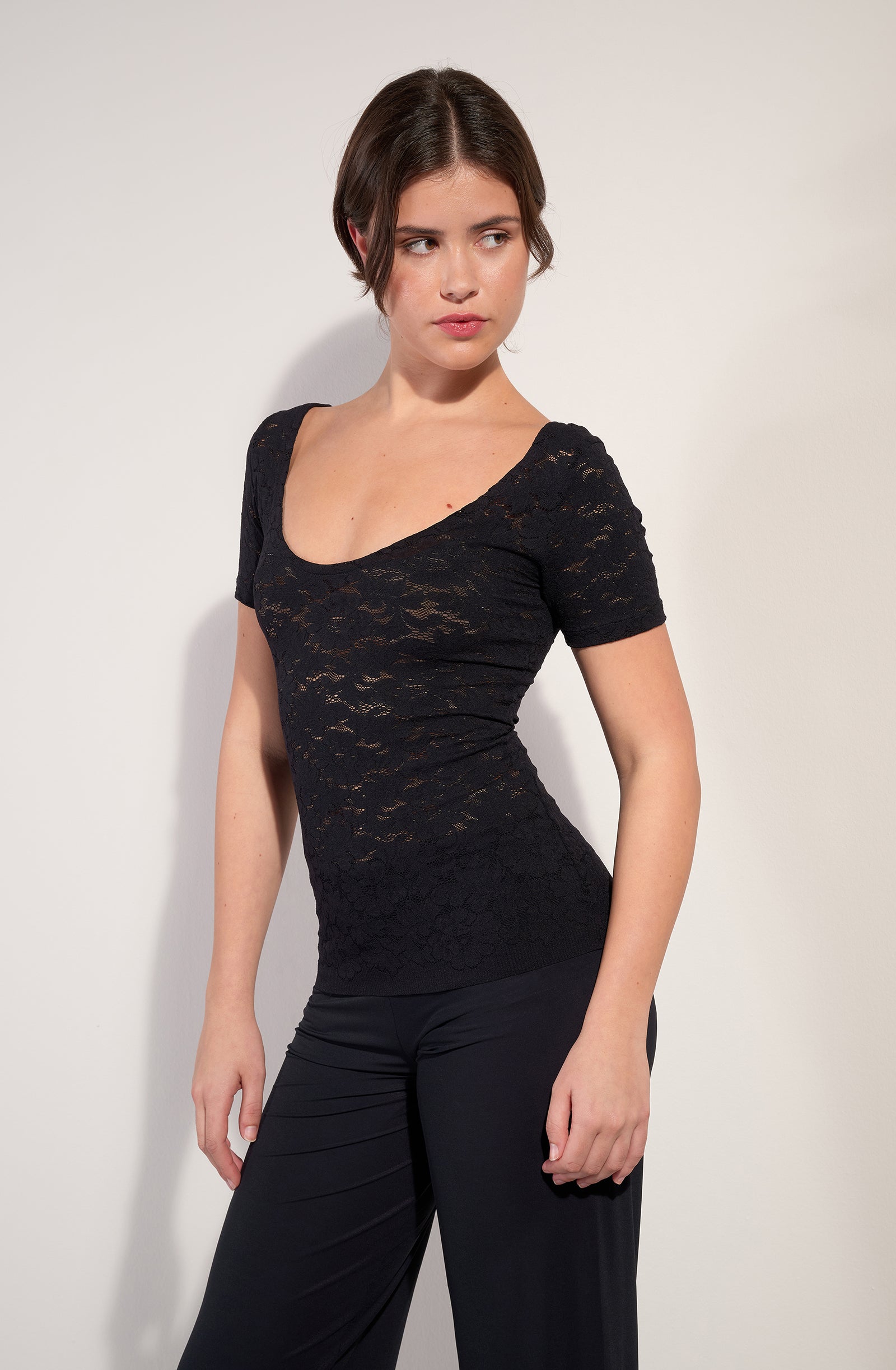 pain-de-sucre-yann-tee-shirt-en-r-sille-dentelle-stretch-noir image 1